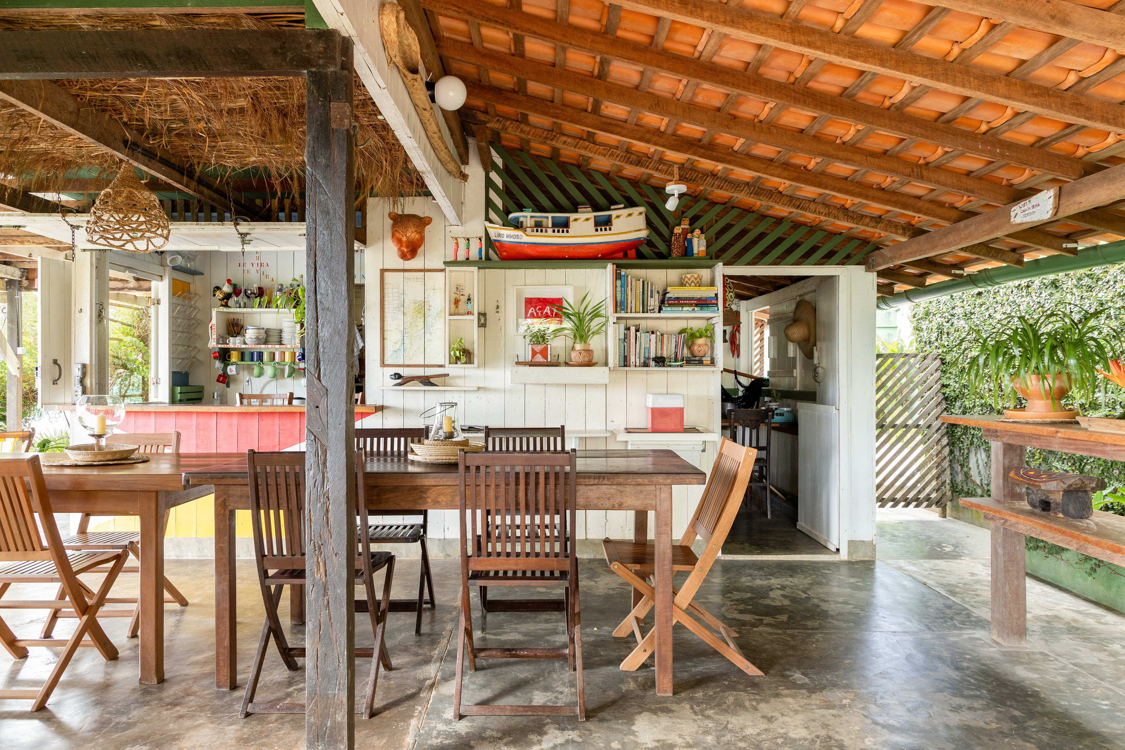 2025 - Leila Viegas - All rights reserved