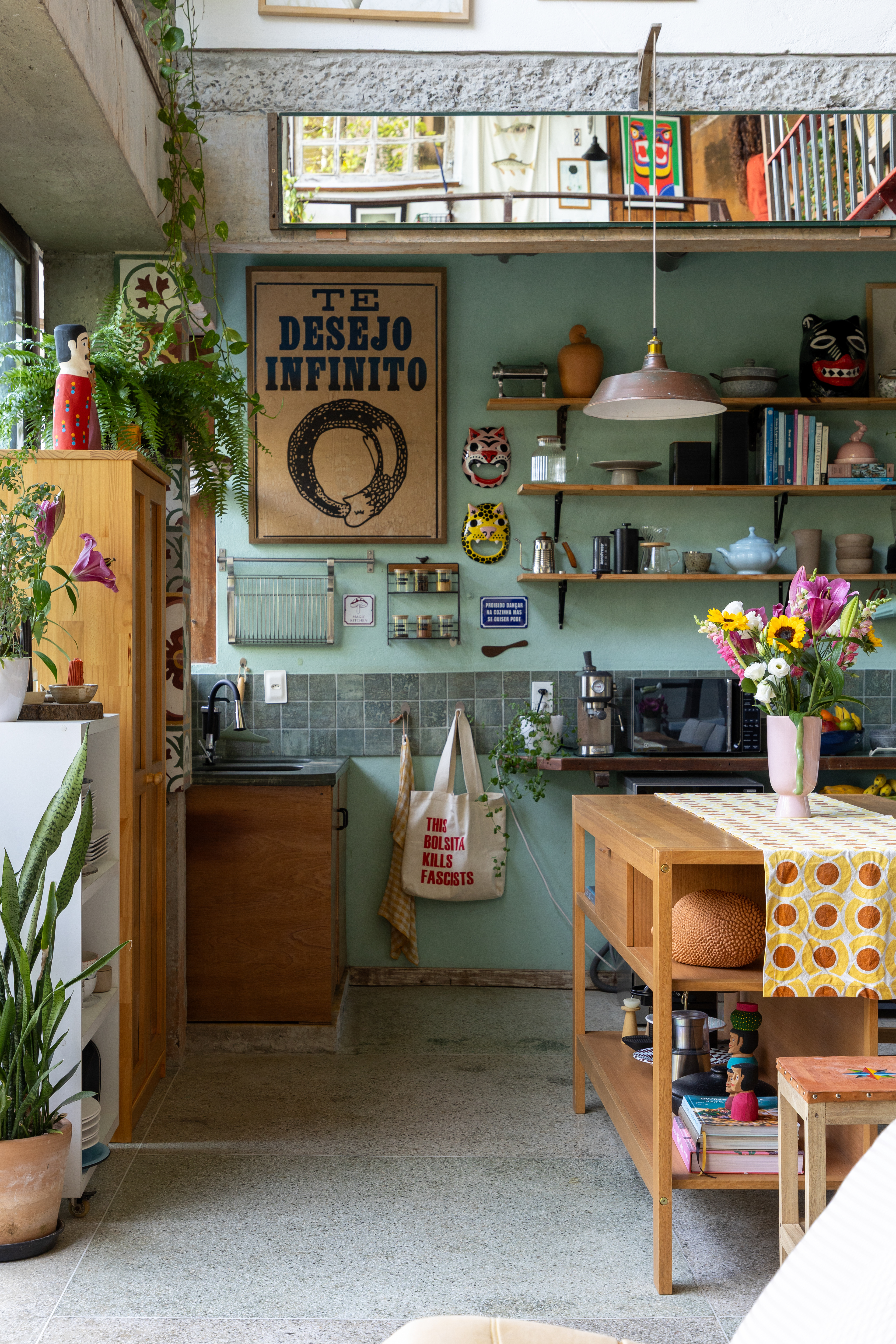 2025 - Leila Viegas - All rights reserved