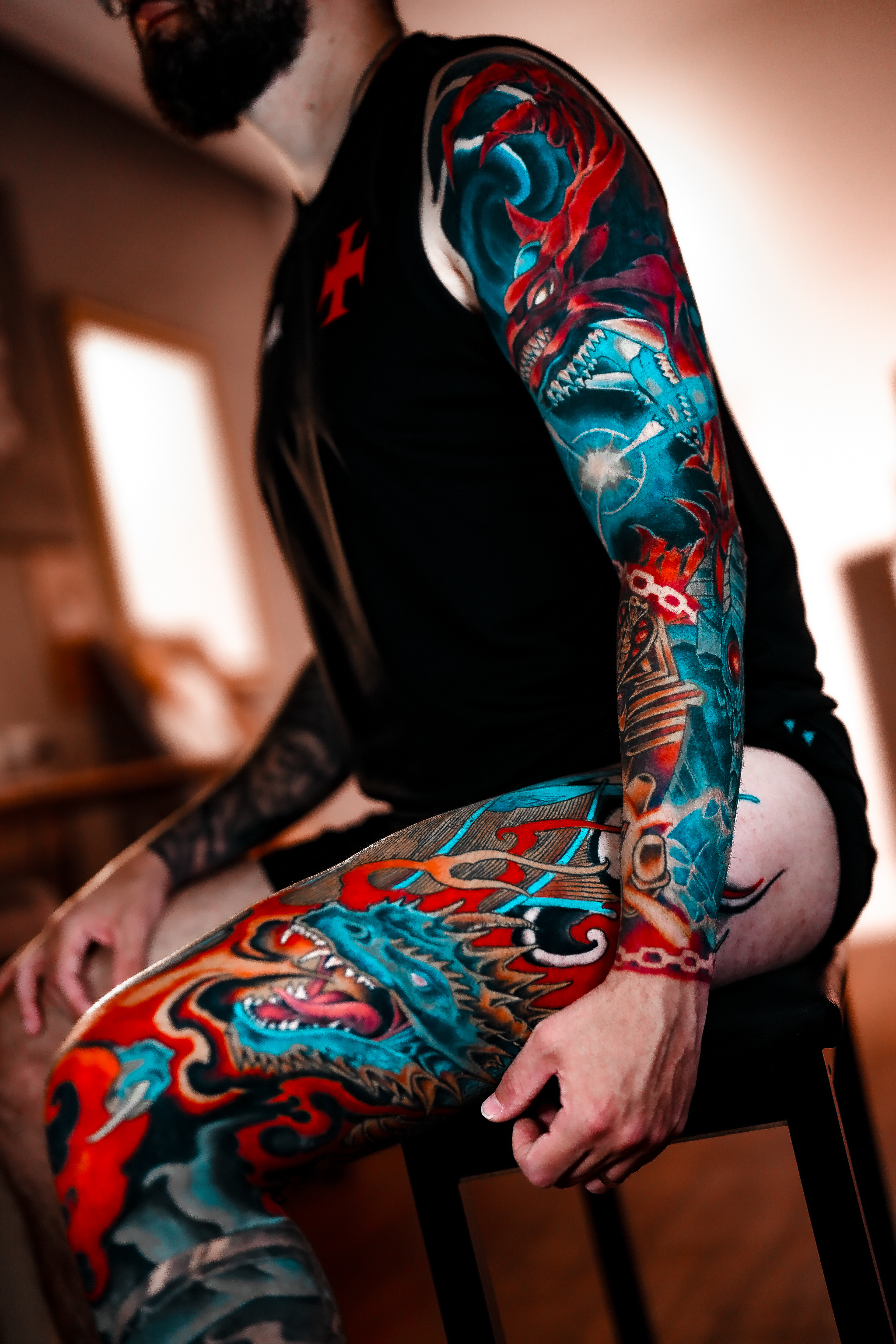 tatuagem — Bodysuit colorido em progresso — dragão azul e monstros do Yugioh