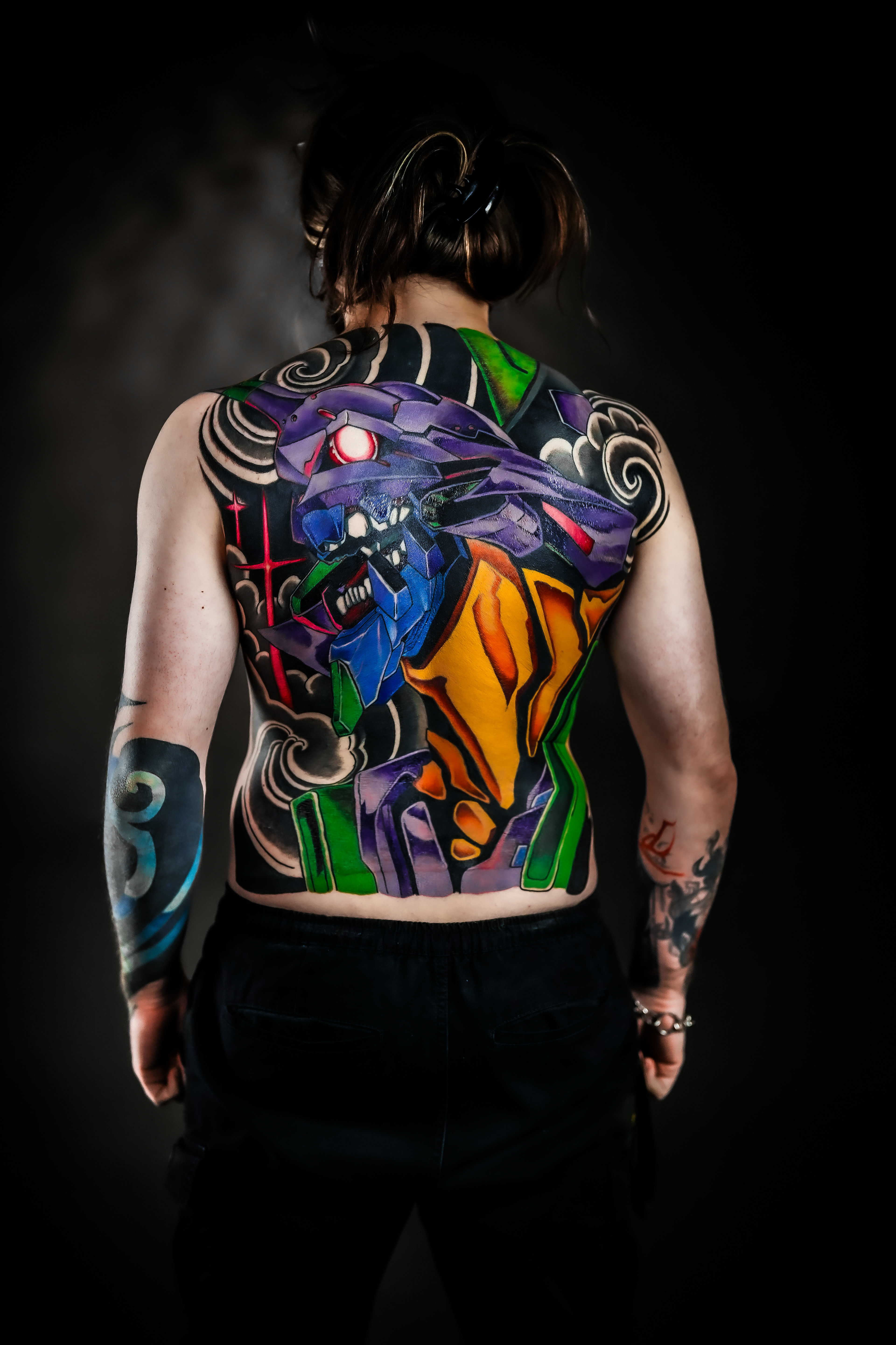 tatuagem — Fechamento de costas com temática Evangelion no estilo neo tradicional oriental