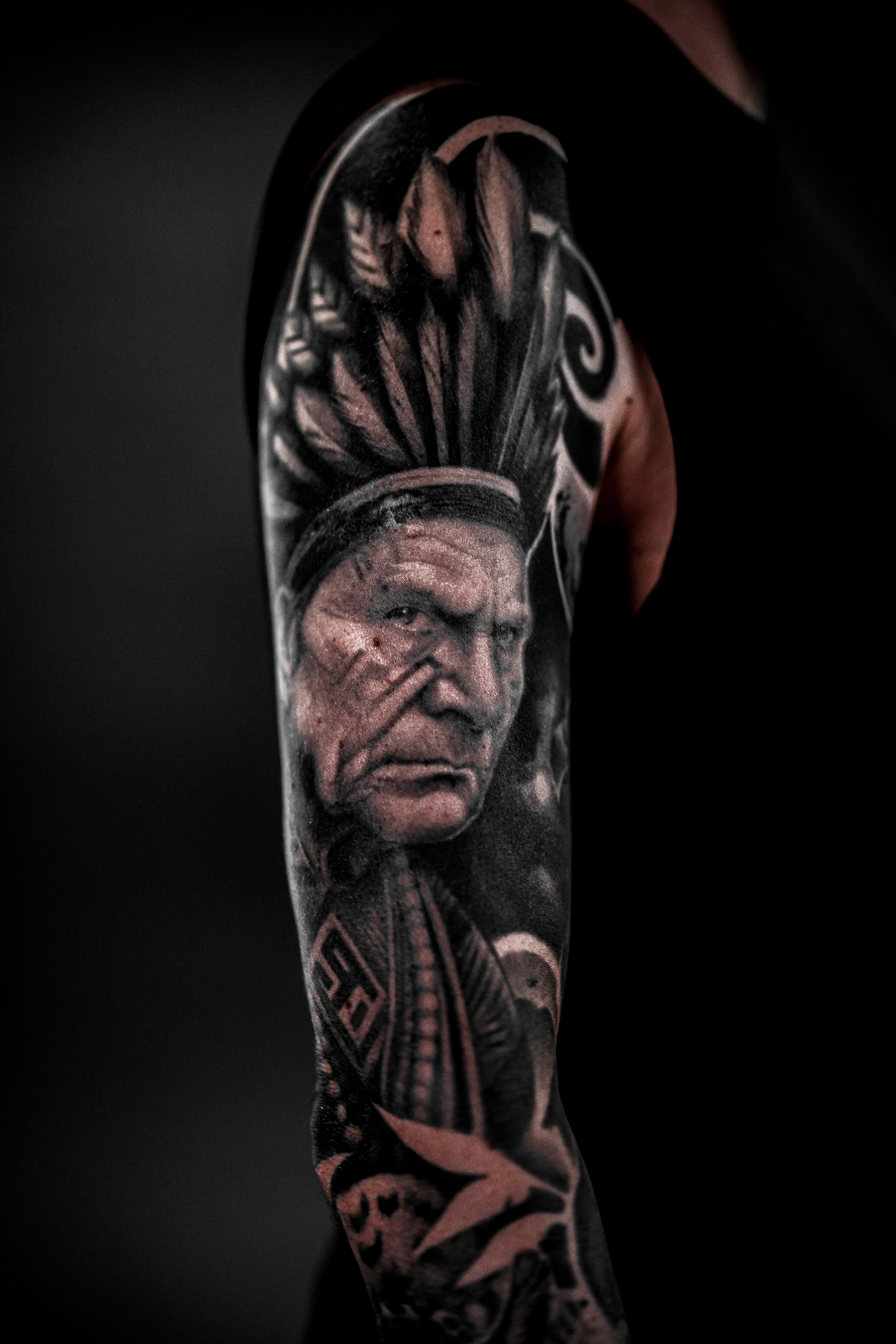 tatuagem realista — fechamento de braço