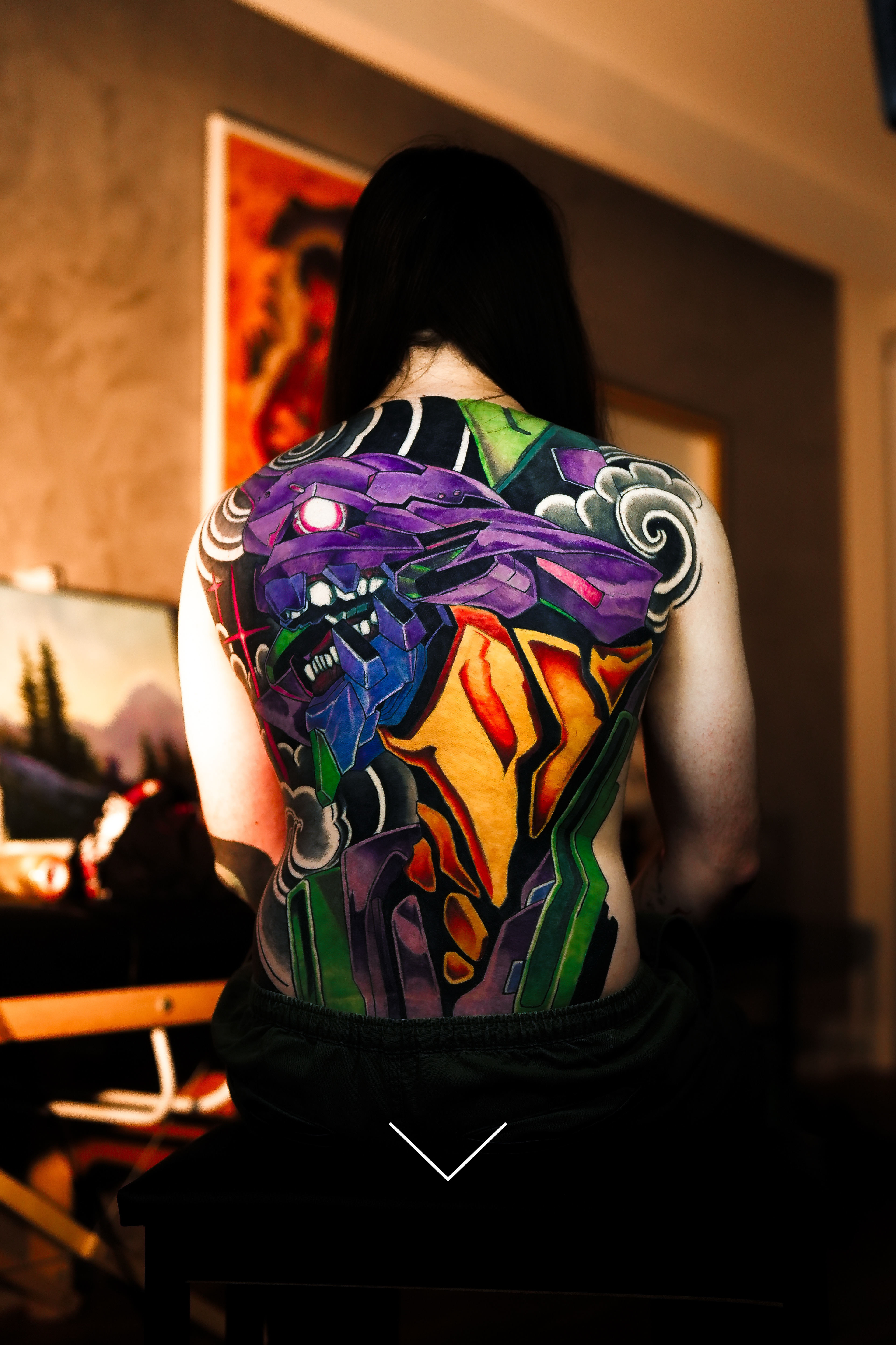 Fechamento de costas com tatuagem colorida full color de Evangelion no estilo neo tradicional oriental.