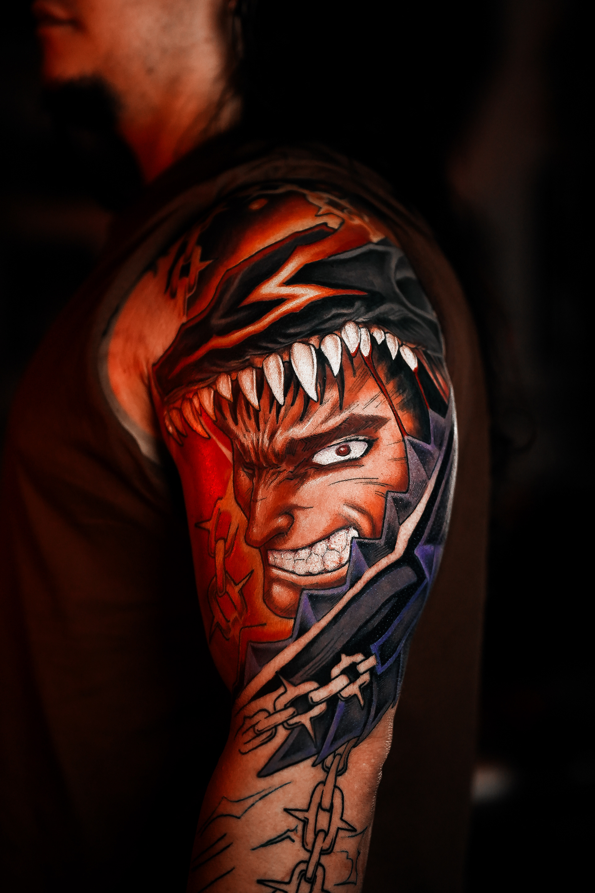 Tatuagem colorida — Guts do anime Berserk