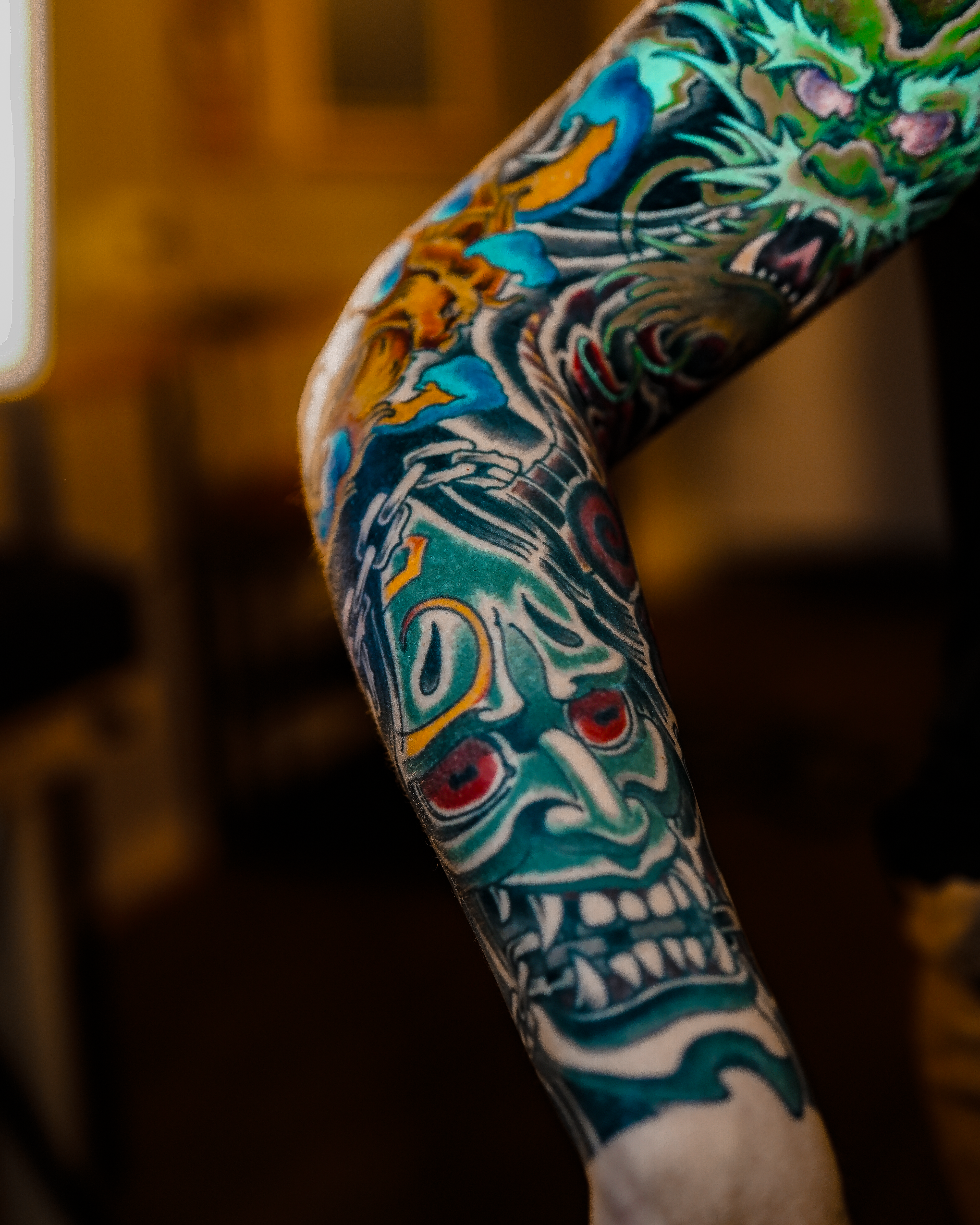 Tatuagem — fechamento de braço neo tradicional oriental — hannya mask