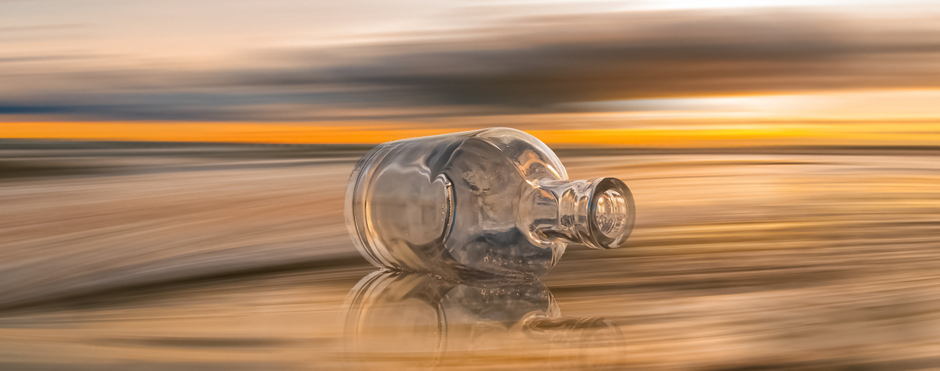 La bouteille et la mer.