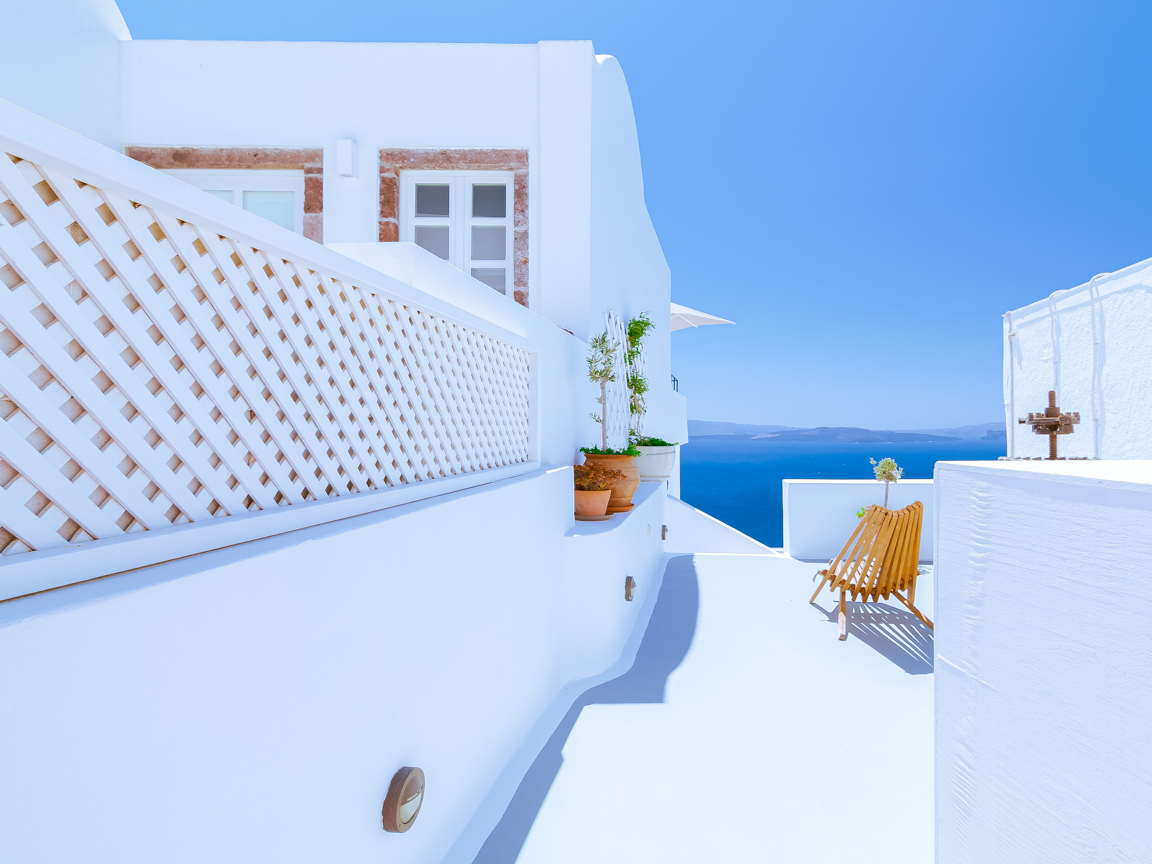La maison blanche et la mer.