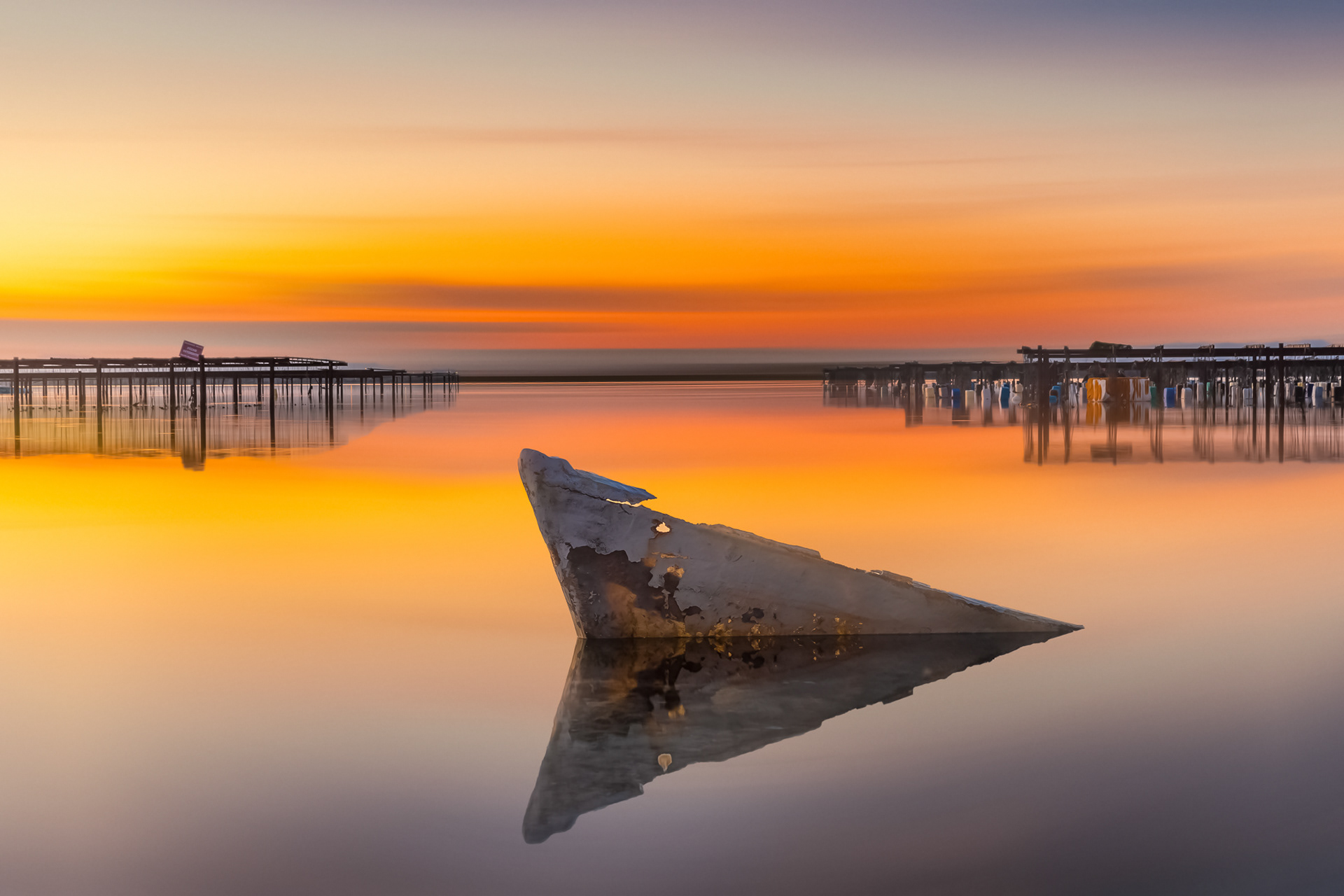 La vieille barque et le parc à moules.