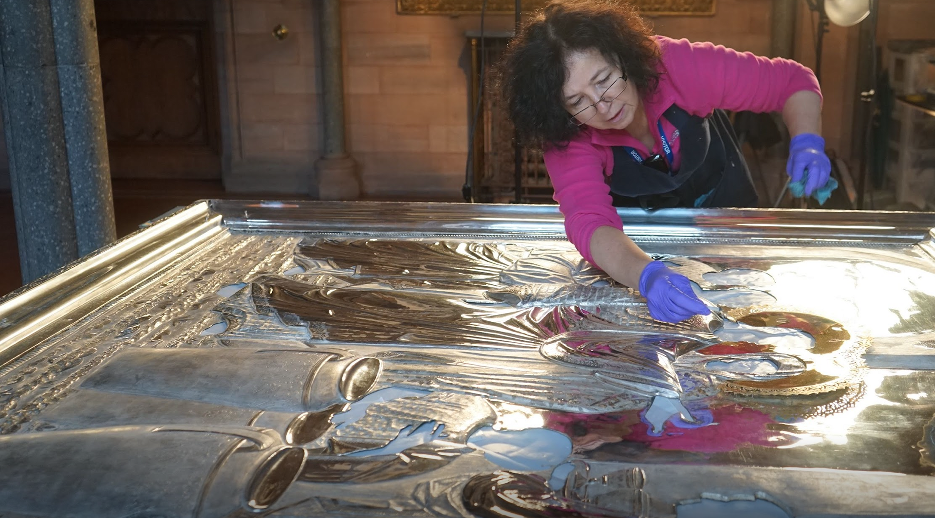 Cleaning of old varnish on silver