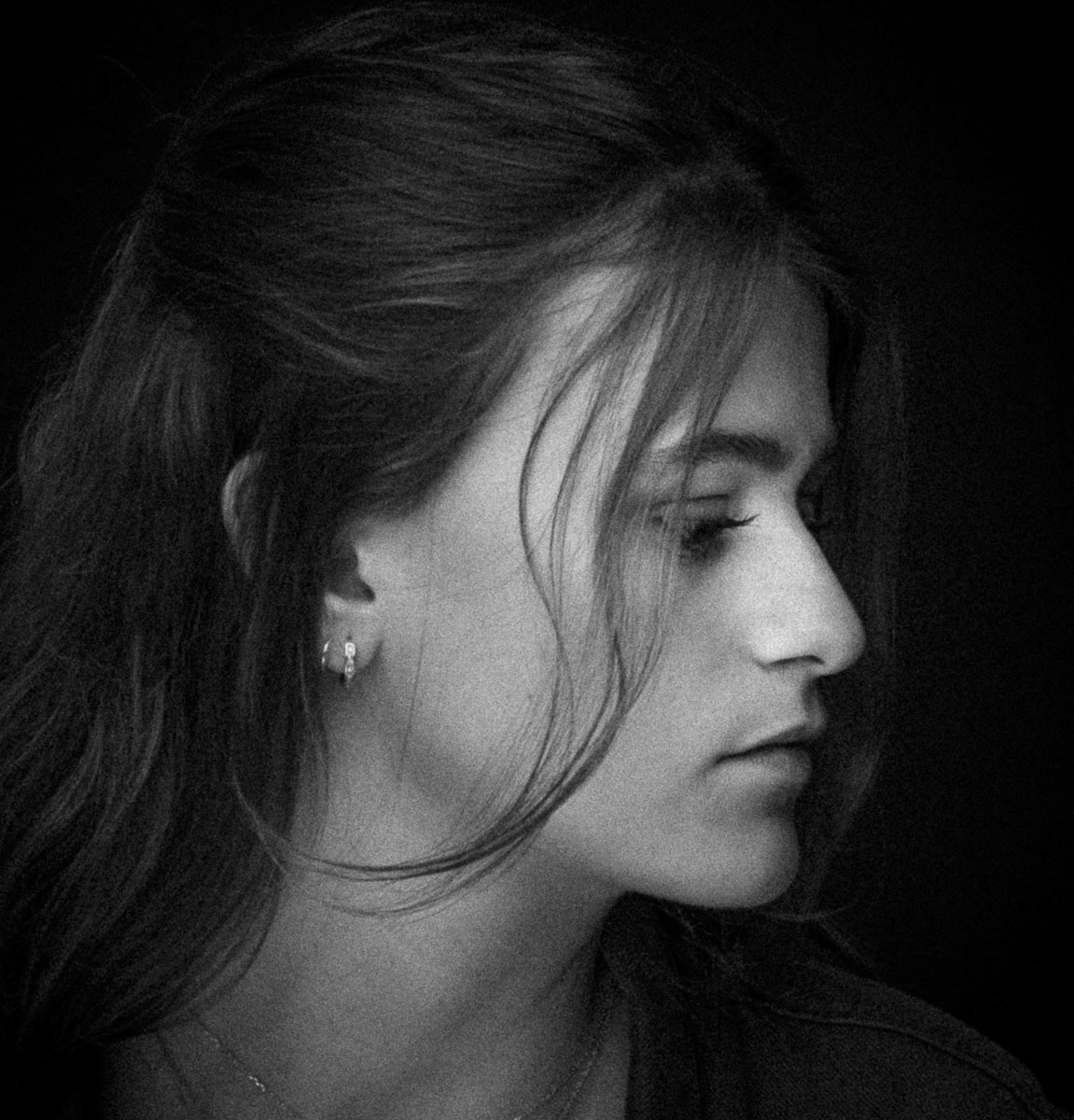 Dionne by PHOTO12 fotograaf in Vianen voor portretfotografie, productfotografie, architectuurfotografie en bedrijfsfotografie Kortendijk 12 4132 VJ Vianen