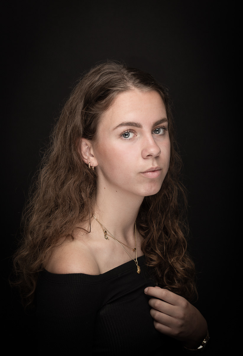 Hannah by PHOTO12 fotograaf in Vianen voor portretfotografie, productfotografie, architectuurfotografie en bedrijfsfotografie Kortendijk 12 4132 VJ Vianen