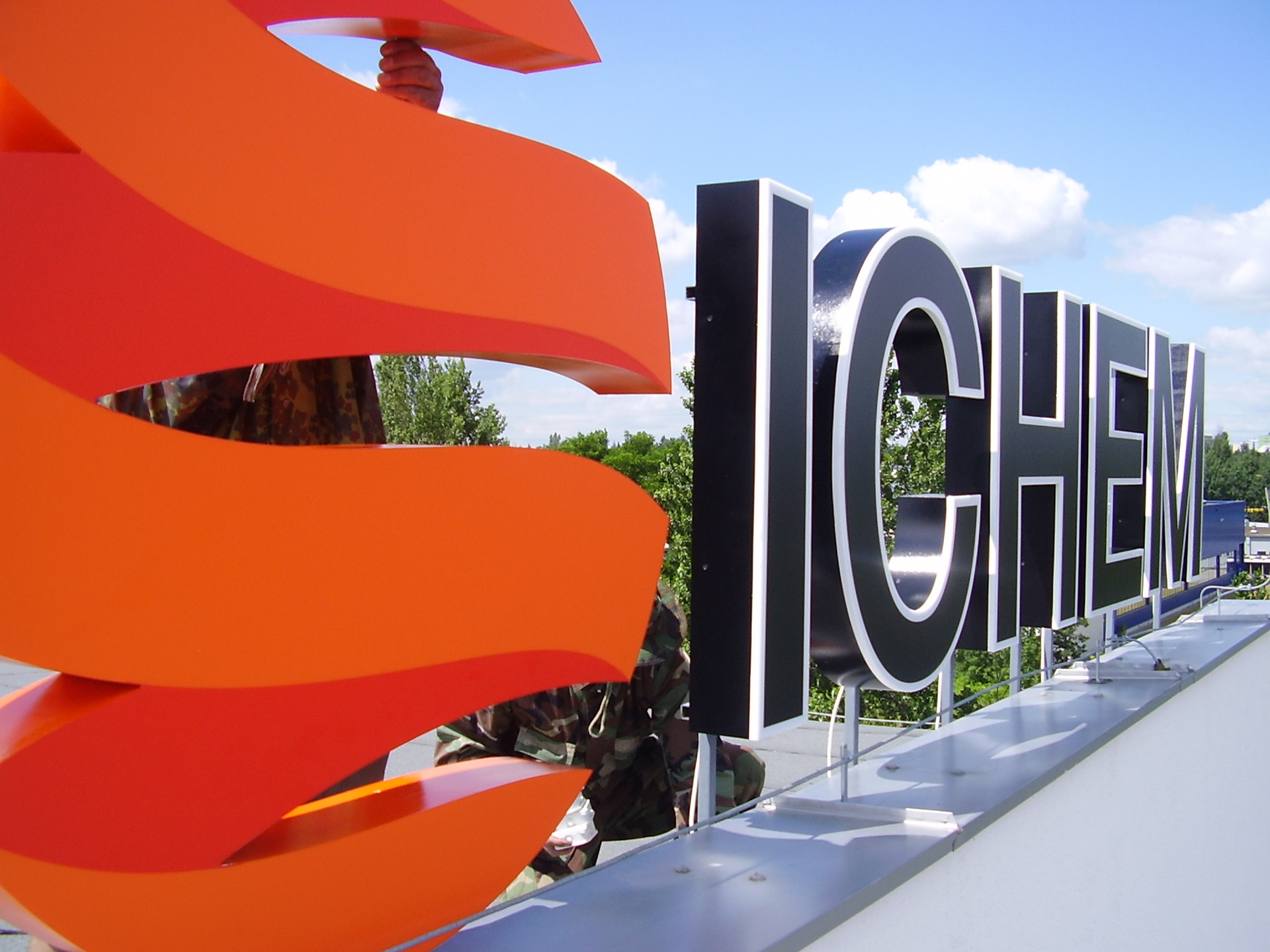 Litery i logo podświetlane