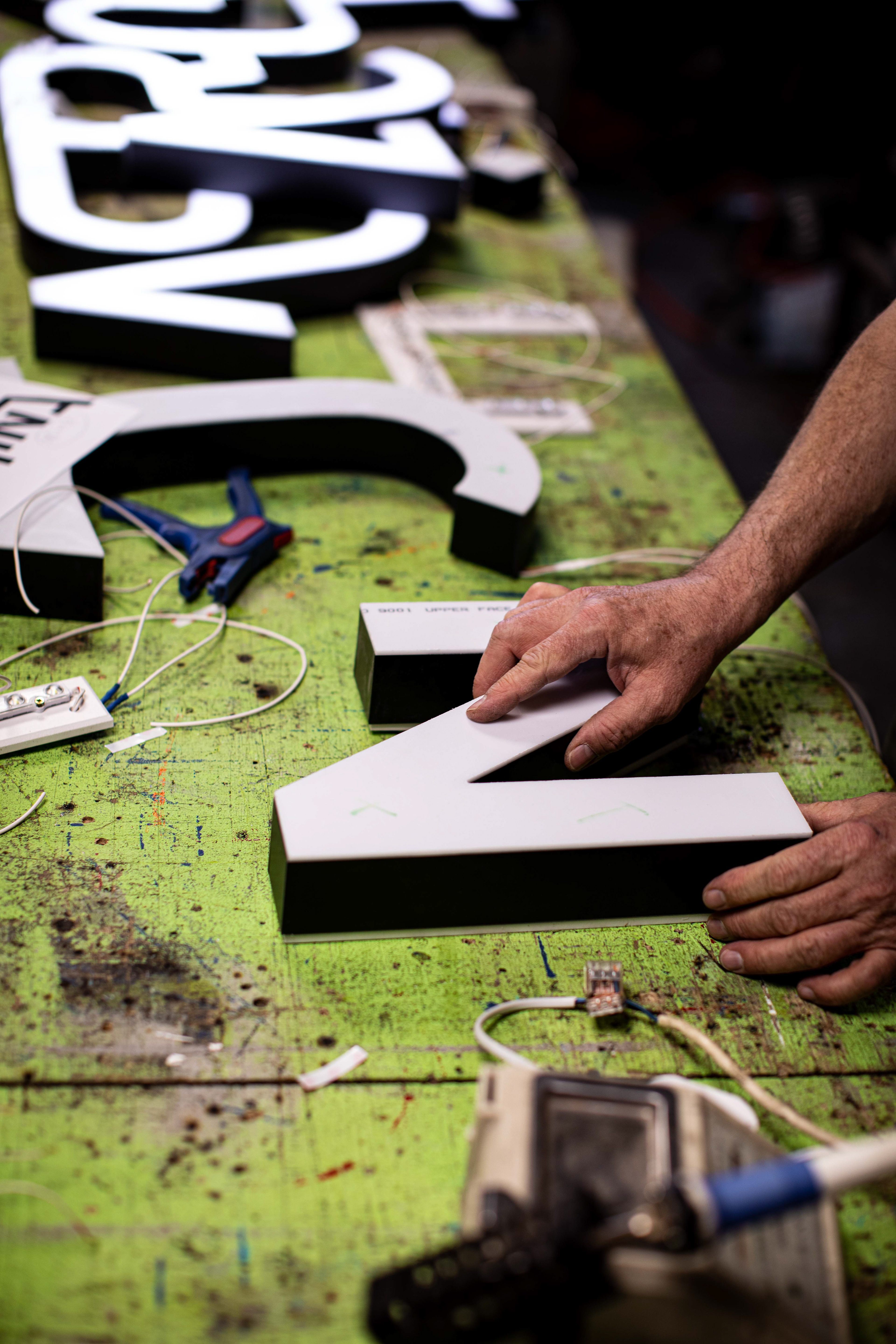 Produkcja liter podświetlanych