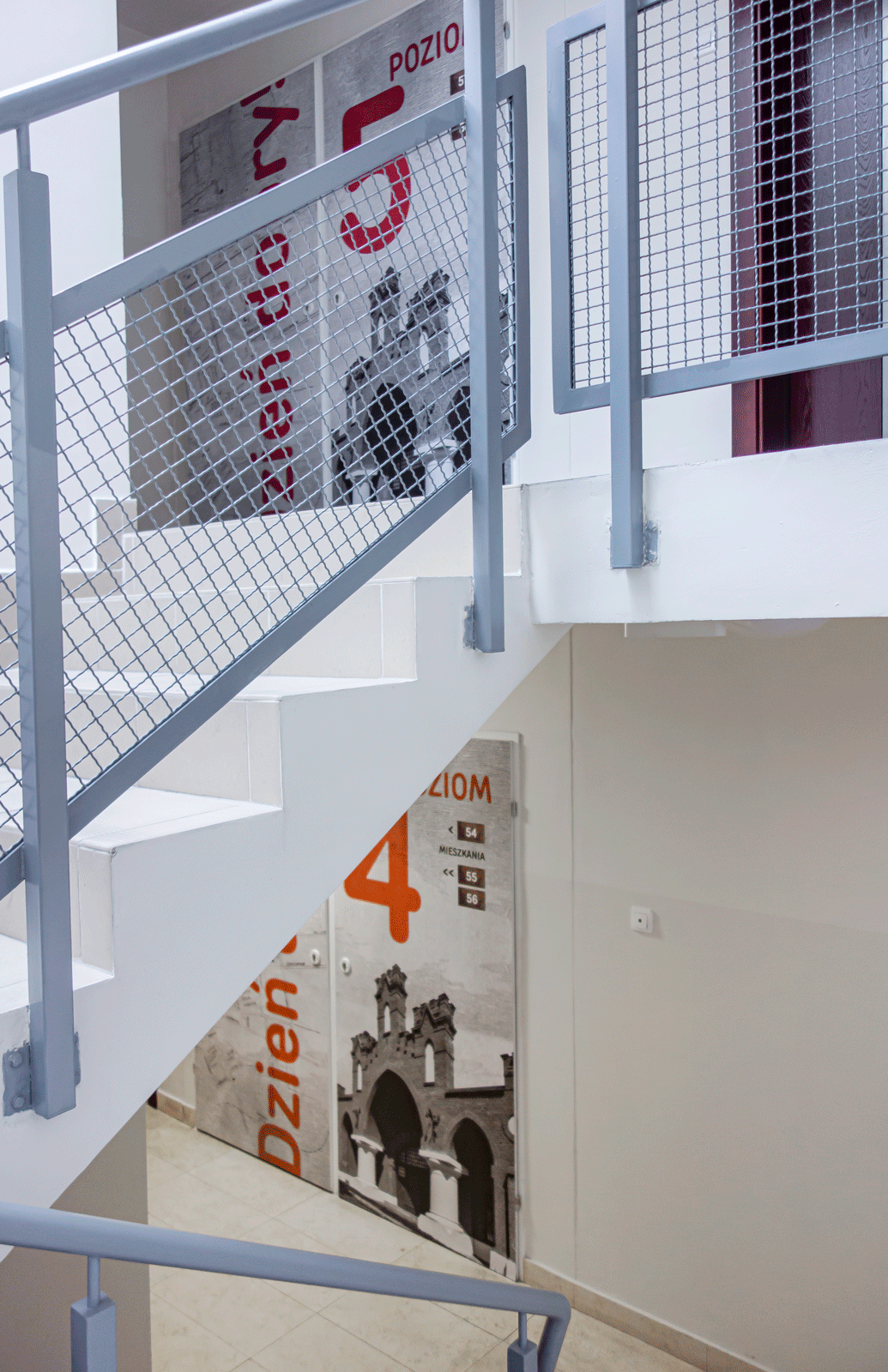 Grafiki systemu komunikacji klatek schodowych Tymienieckiego Łódź - projekt i realizacja