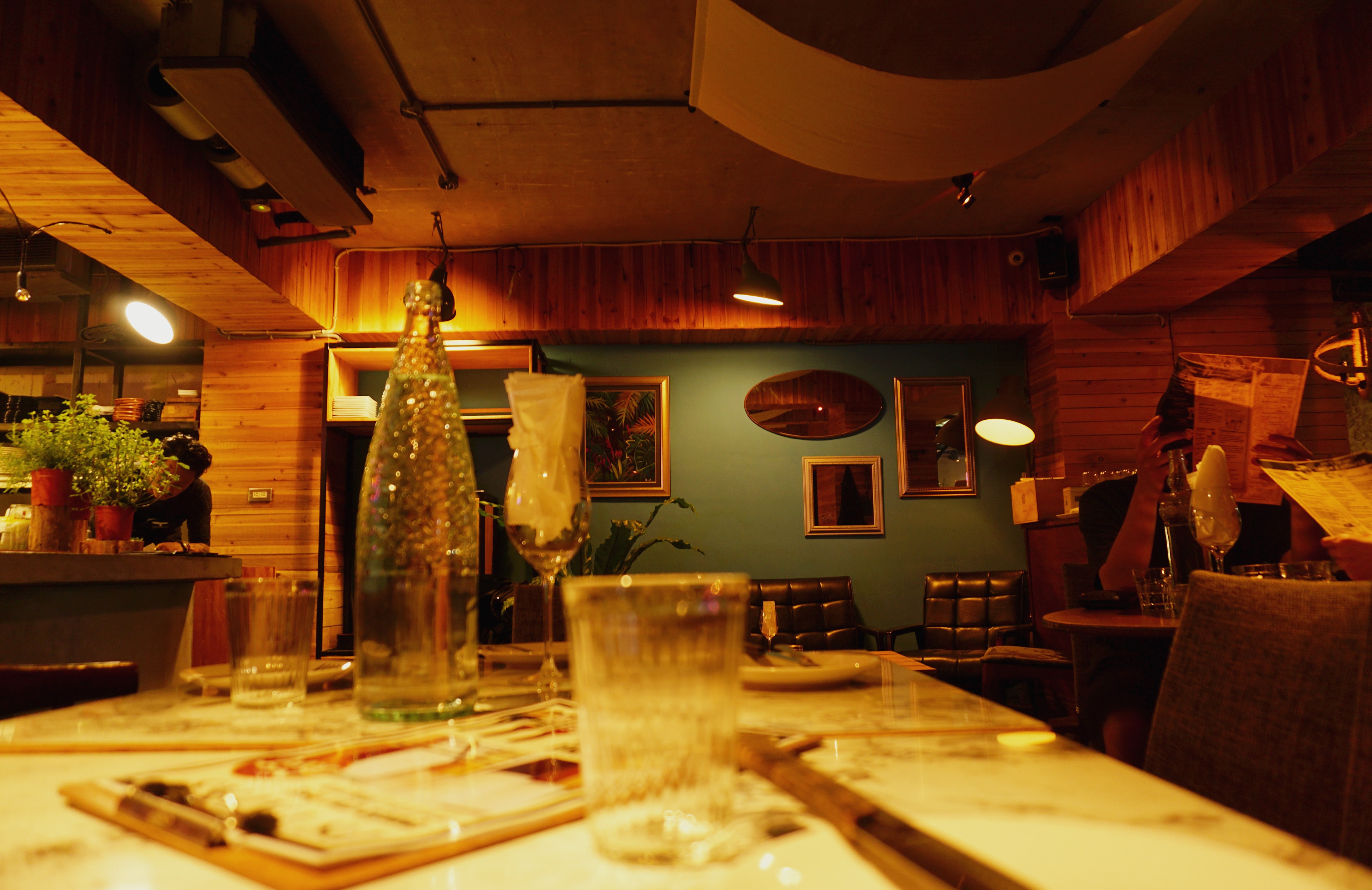 水源清設計顧問商業空間設計餐酒館設計