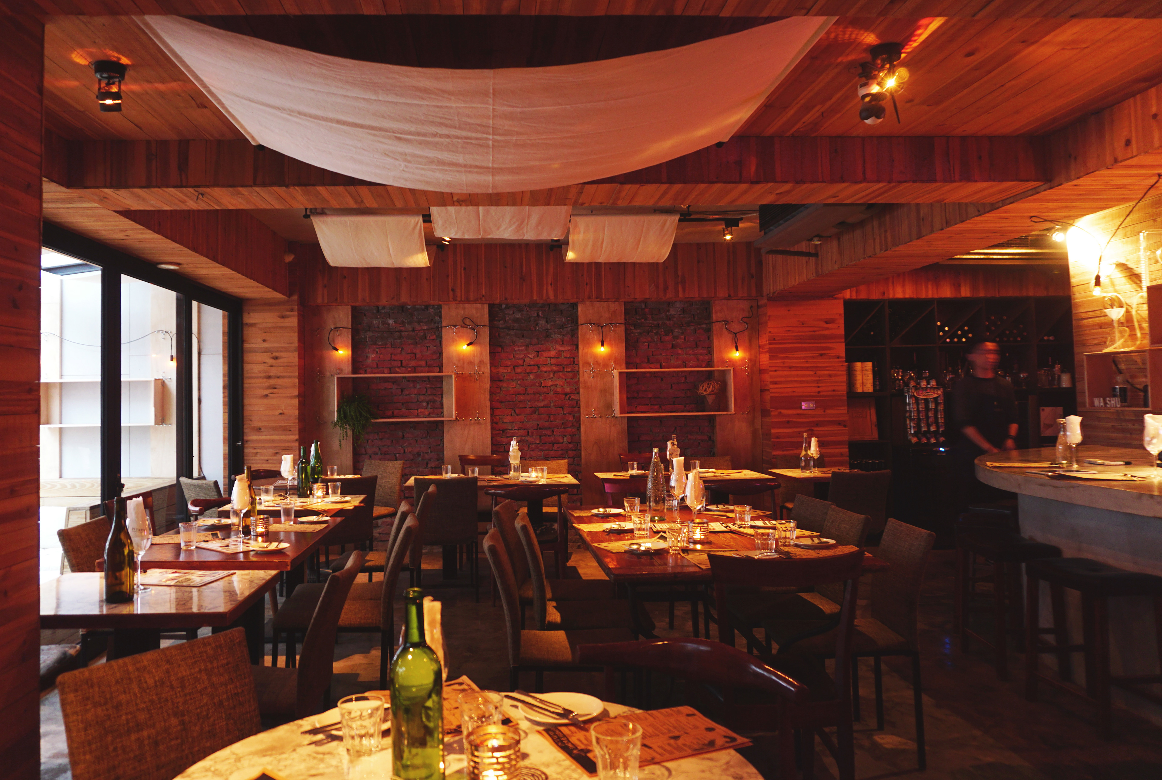 水源清設計顧問商業空間設計餐酒館設計