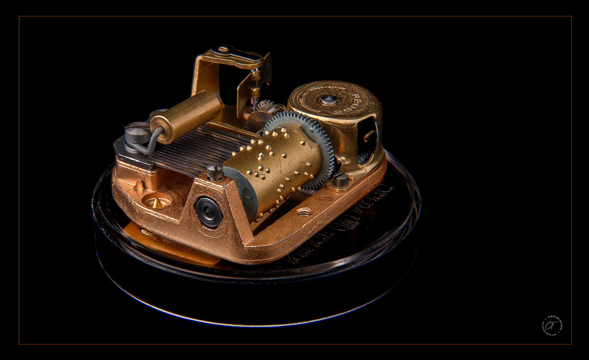 Reuge Music Box, Swiss made