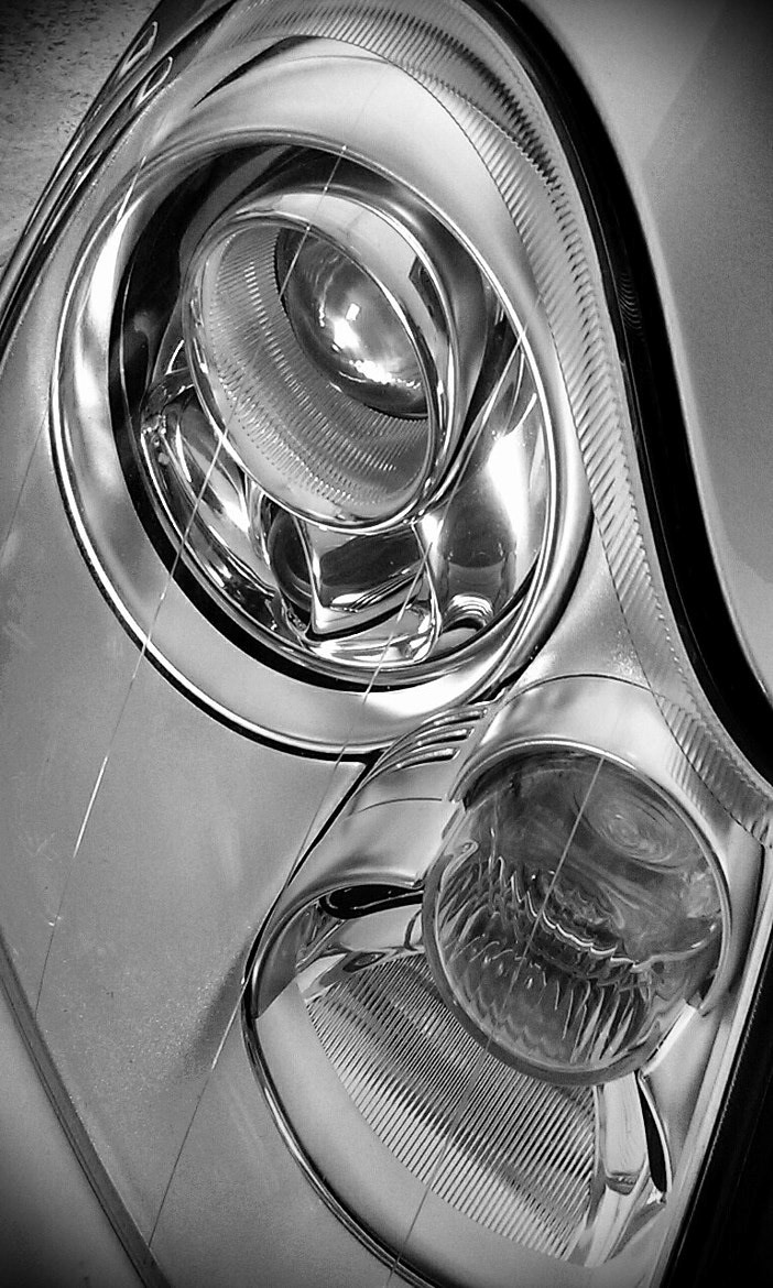 Cayenne halogen headlight