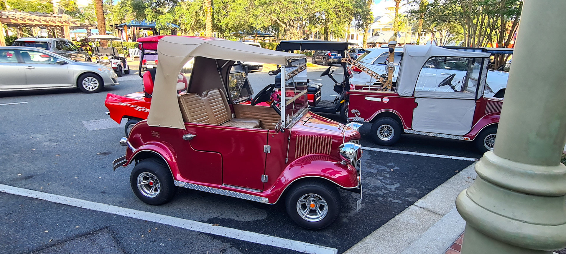 Fin golfbil ved Lake Sumter