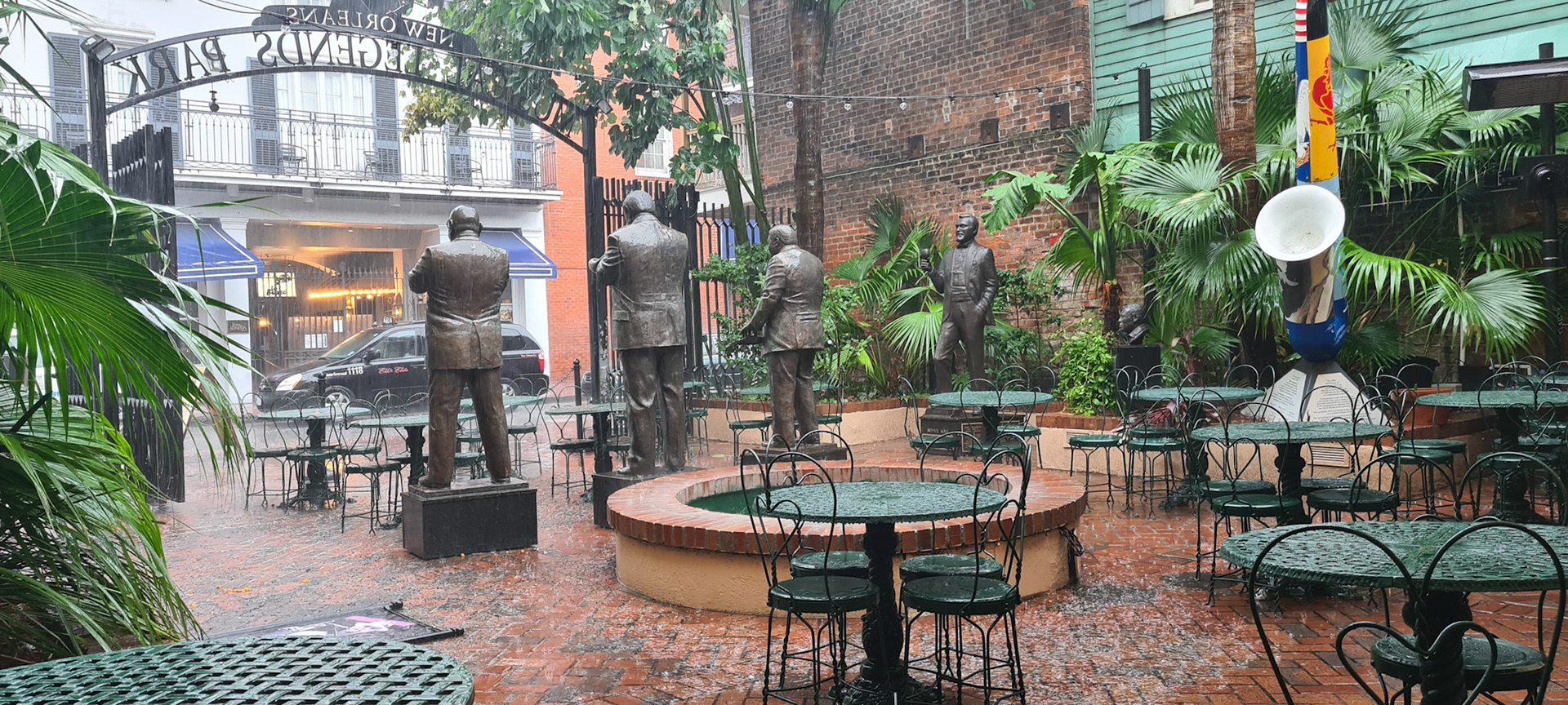 Café Beignet i regnvejr