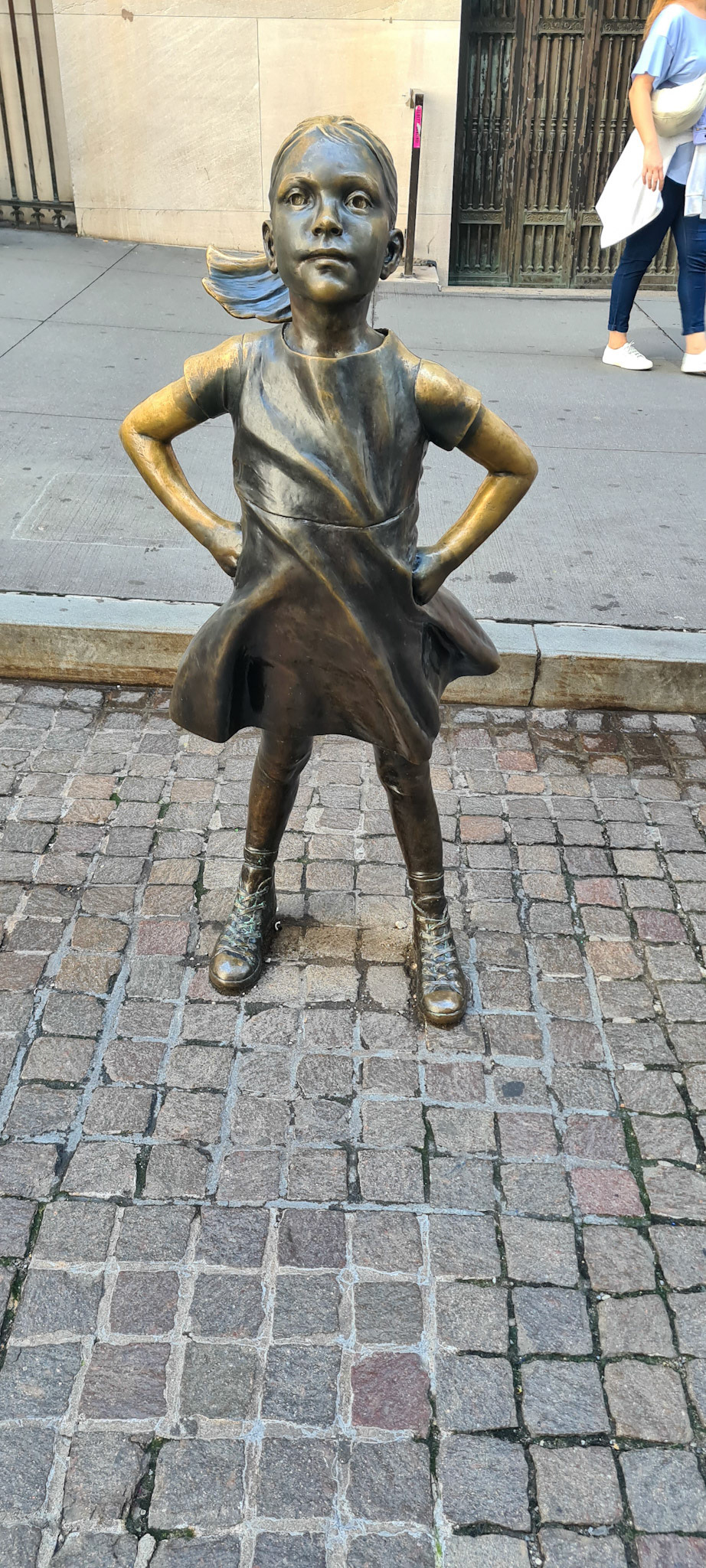 Statuen "The fearless girl" foran Wallstreet Stock exchange