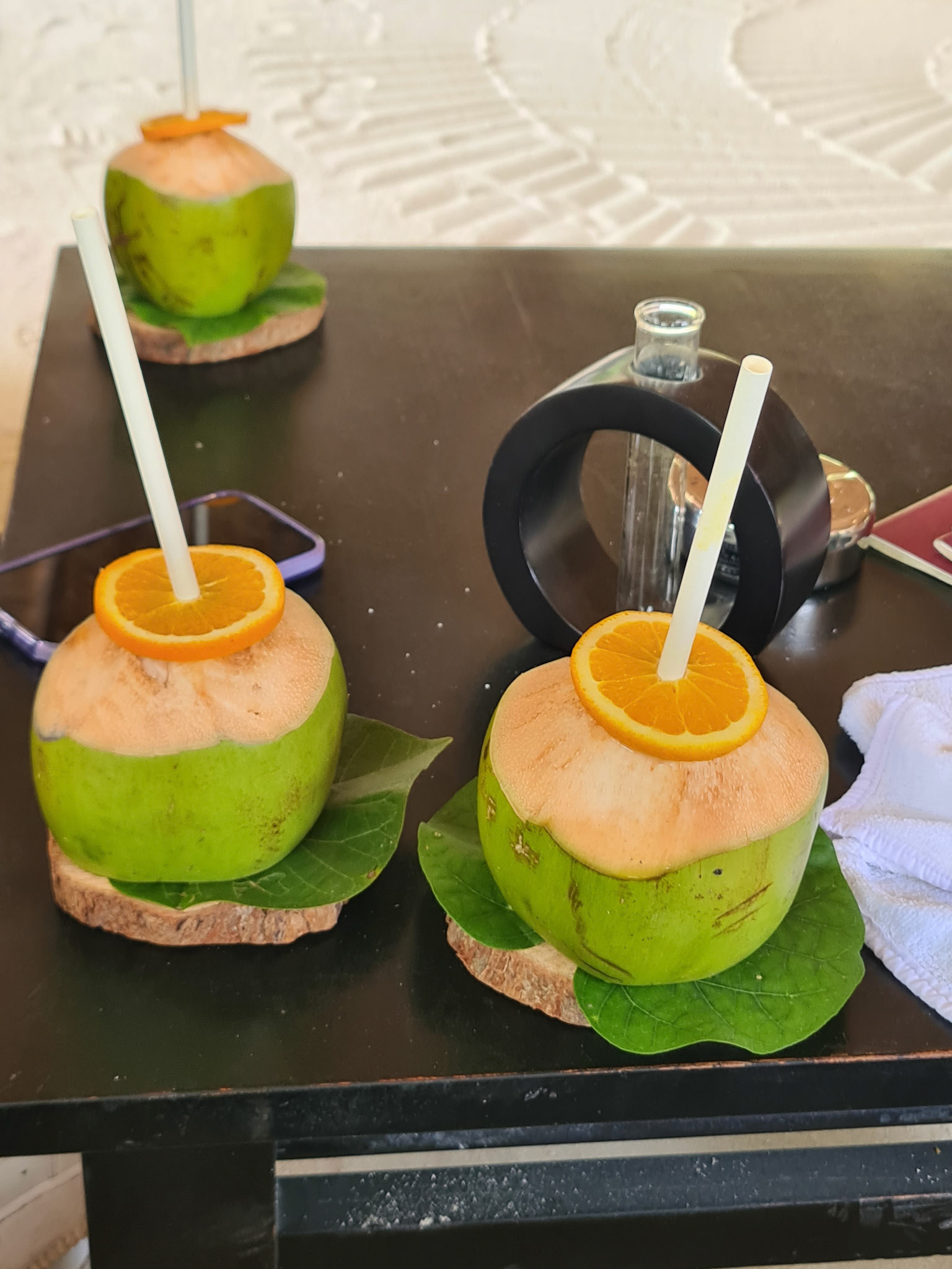 Kokosnød serveret ved ankomsten