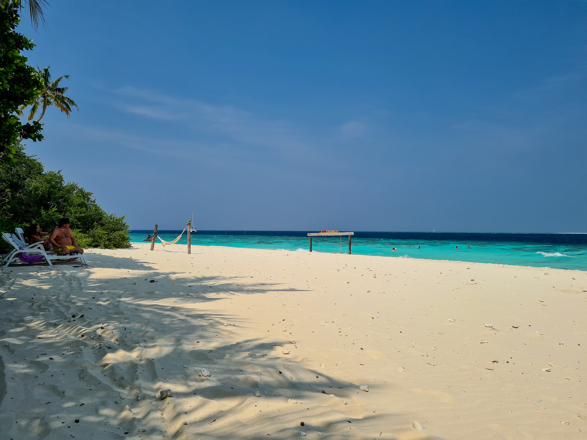 Bikini beach foran hotellet