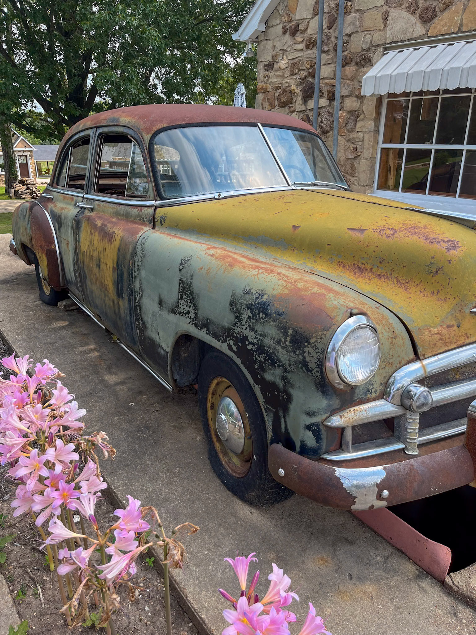 fin rusten bil ved Wagon Wheel Motel i Cuba