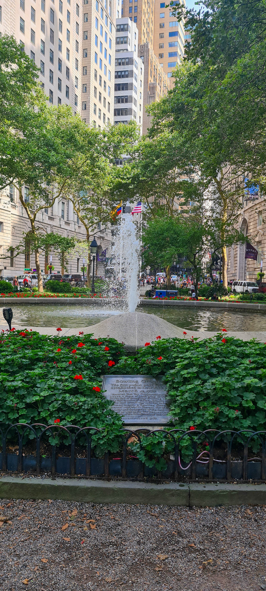 Her trænede de revolutionære i gruppen Hearts of Oak som Hamilton var en del af - og på samme plads blev en statue af King George væltet den dag uafhængighedserklæringen blev underskrevet.
