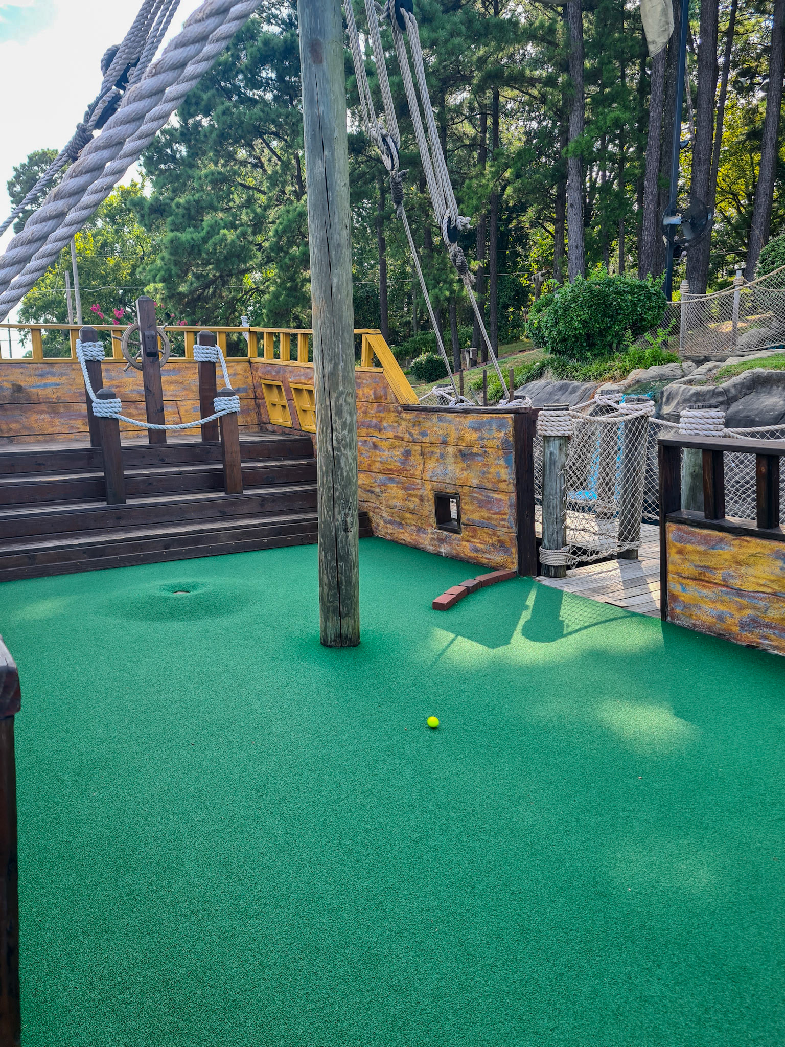 Minigolf på piratskib