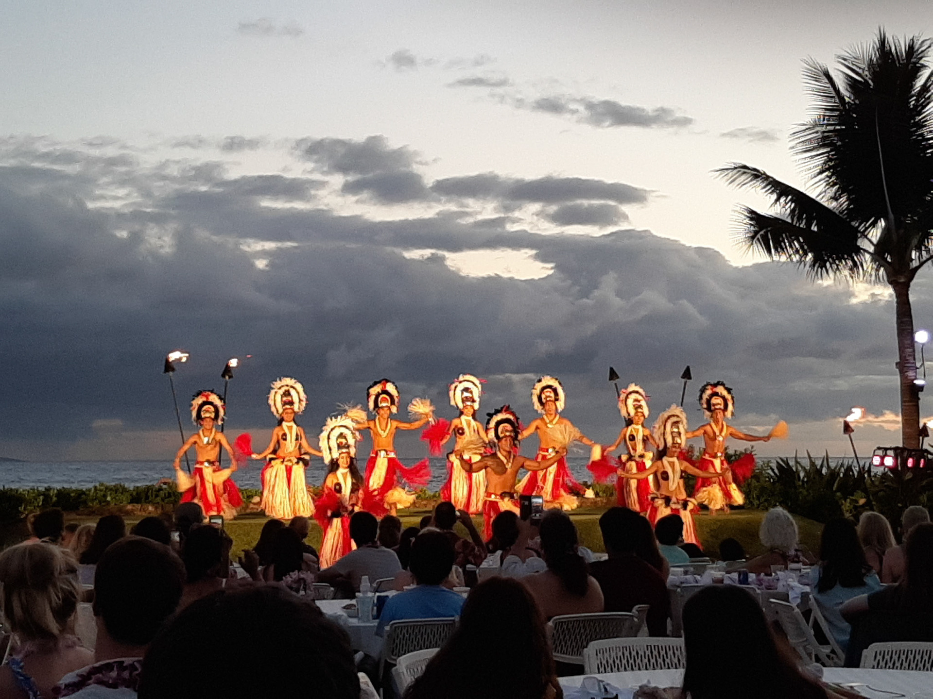 Luau dansere