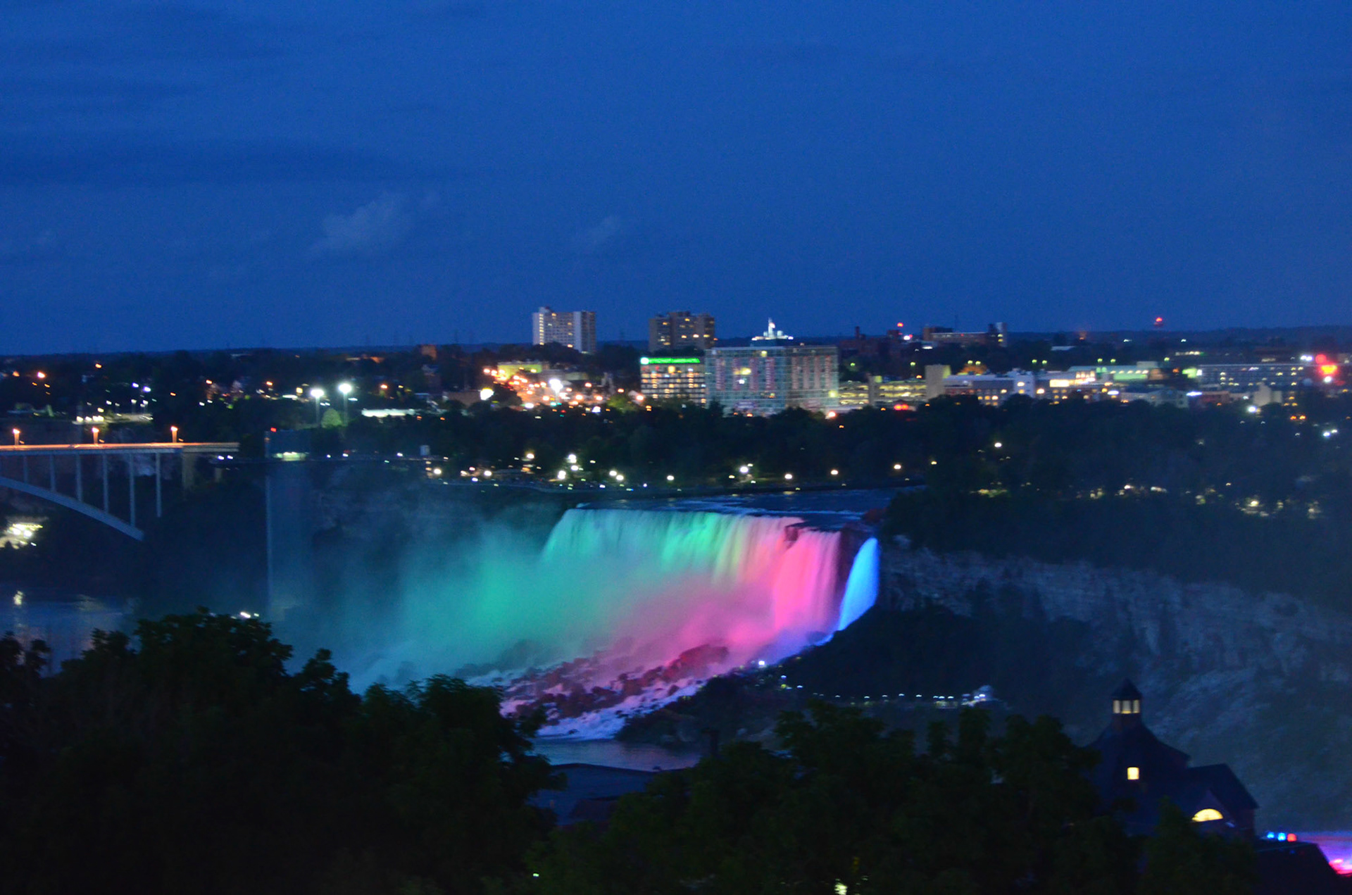 Niagara falls by night