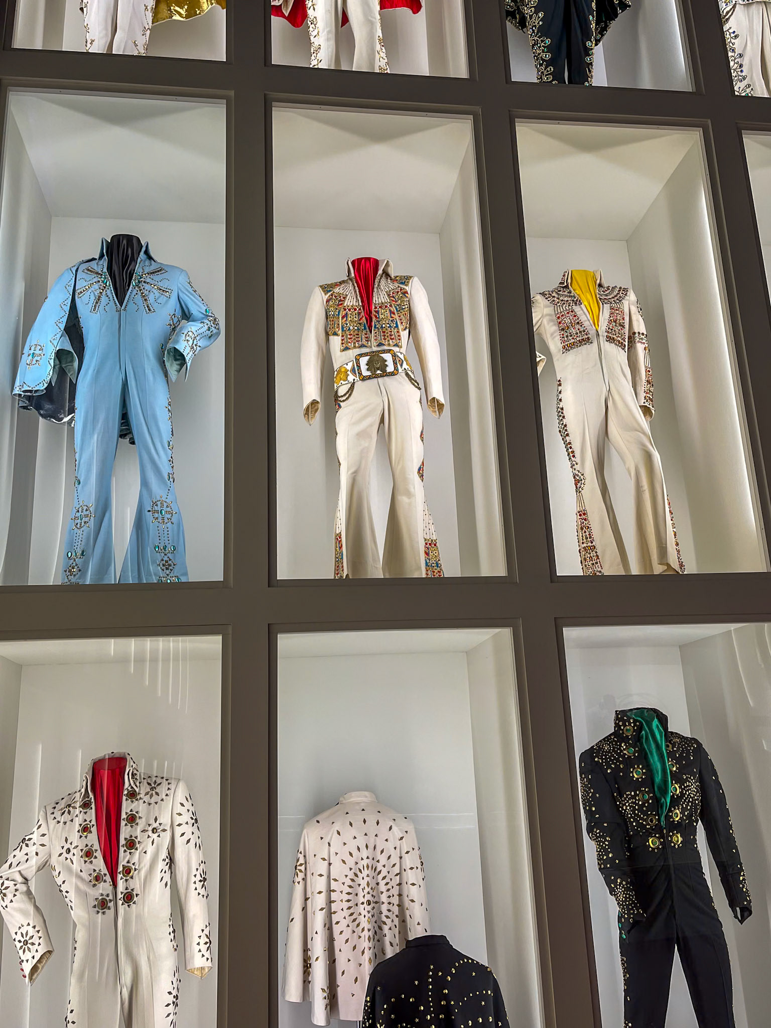 Et lille udsnit af Elvis kostumer
