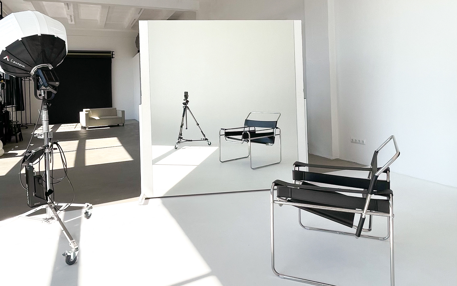 Минск аренда фотостудии с циклорамой Profoto Arri Avanger Kupo Nanlite forza Aputure Westcott Tether tools в Минске kovastudio кова студио