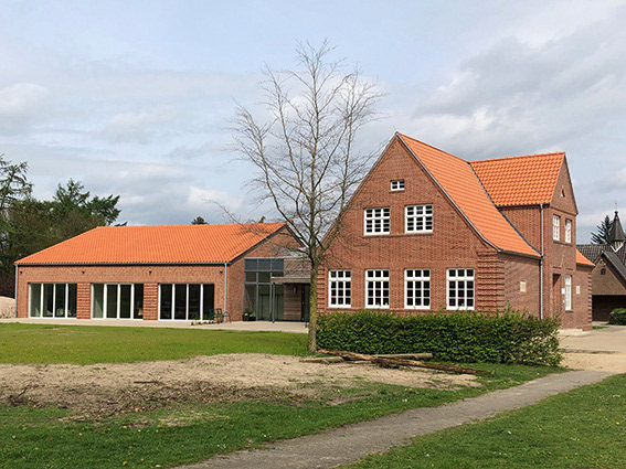 nach Fertigstellung mit Vordach