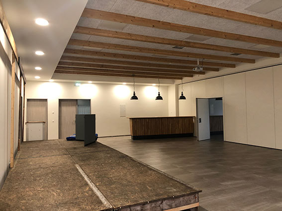 Saal mit geschlossener Trennwand