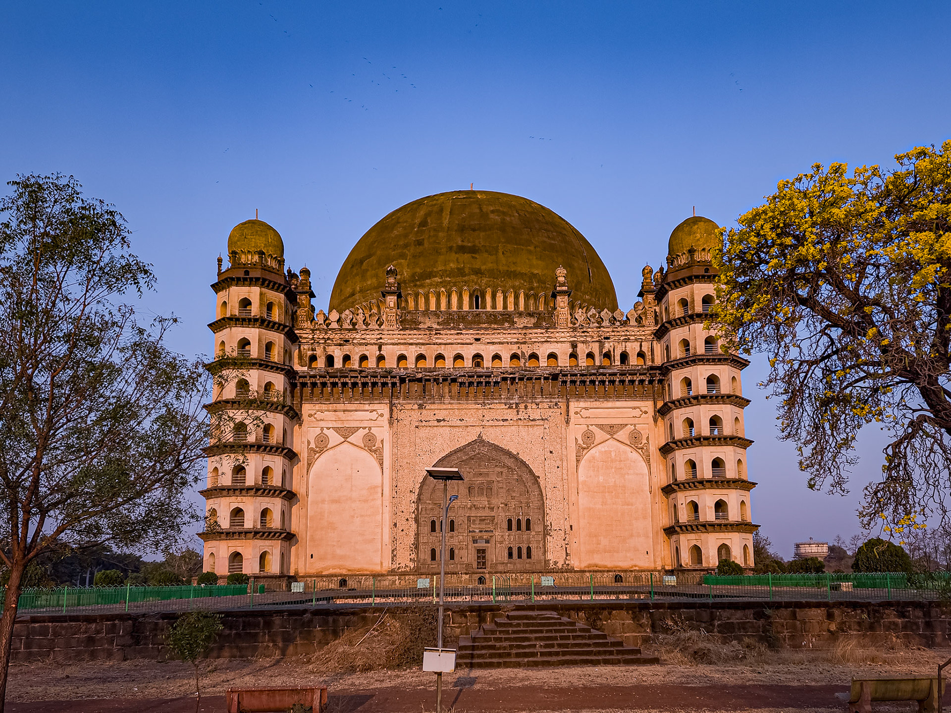 Gol Gumbaz