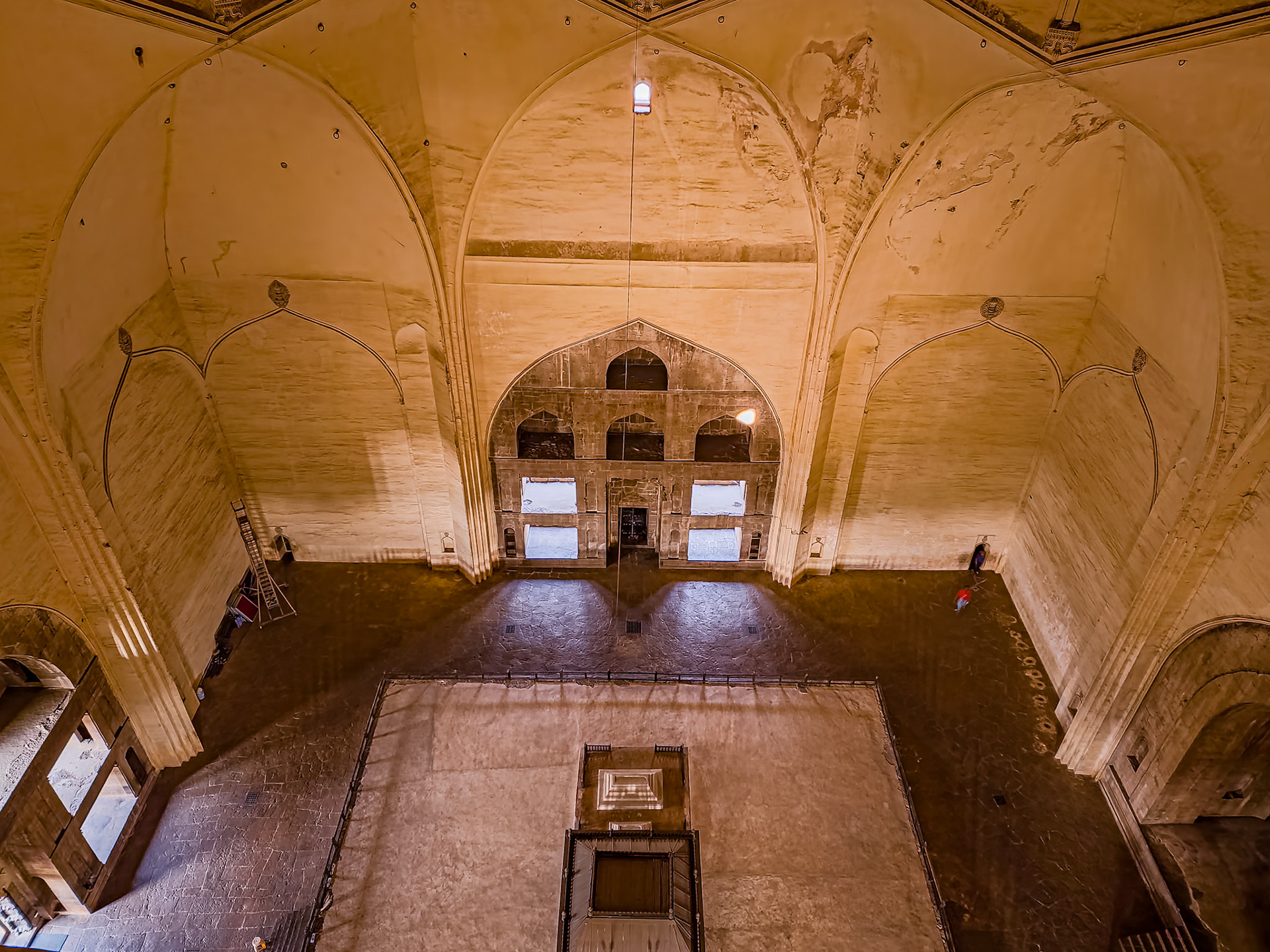 Gol Gumbaz interior from inside the dome