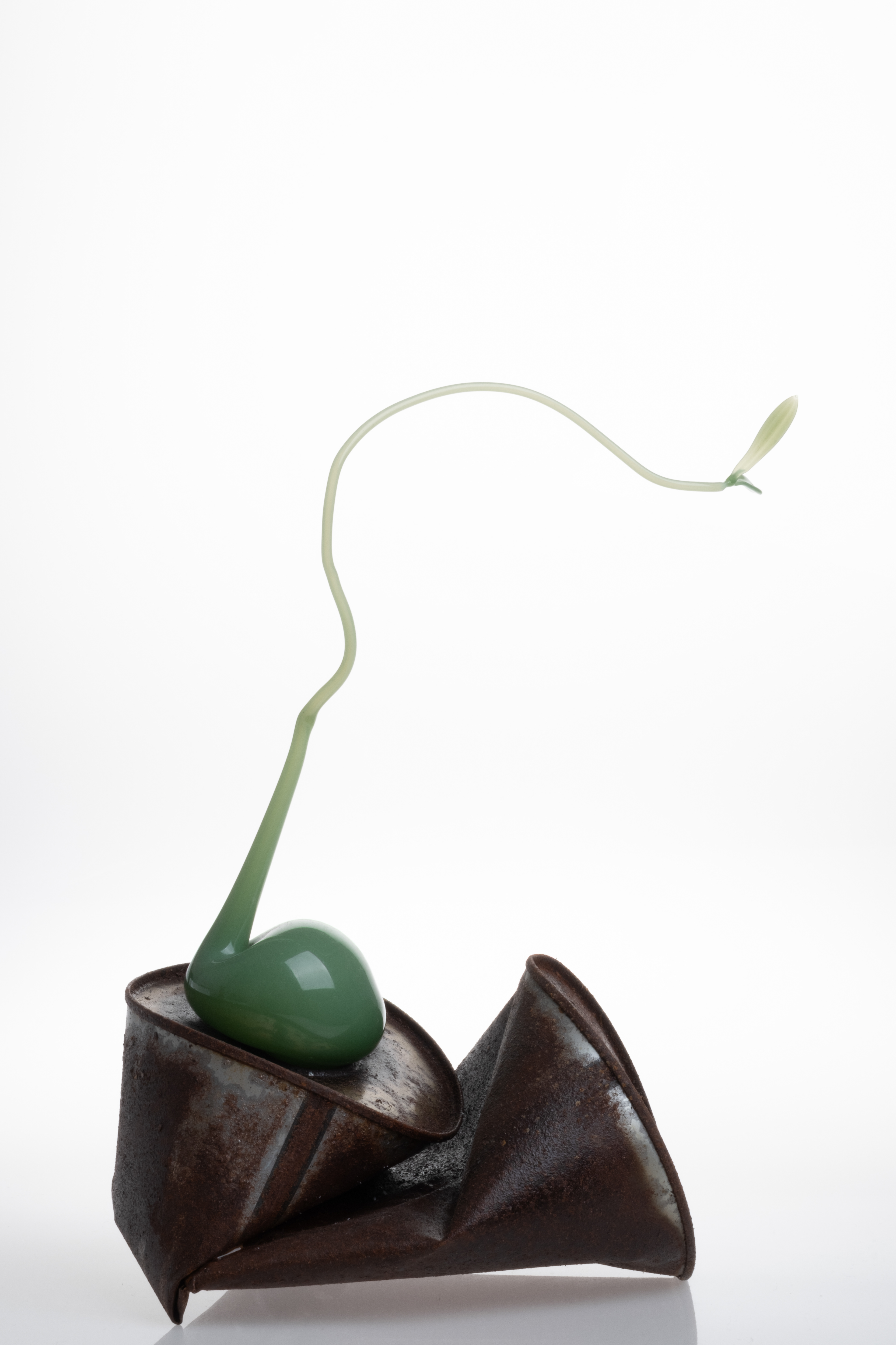 Trachea Glassblowing Glass, metal tin 18x18x30 2024