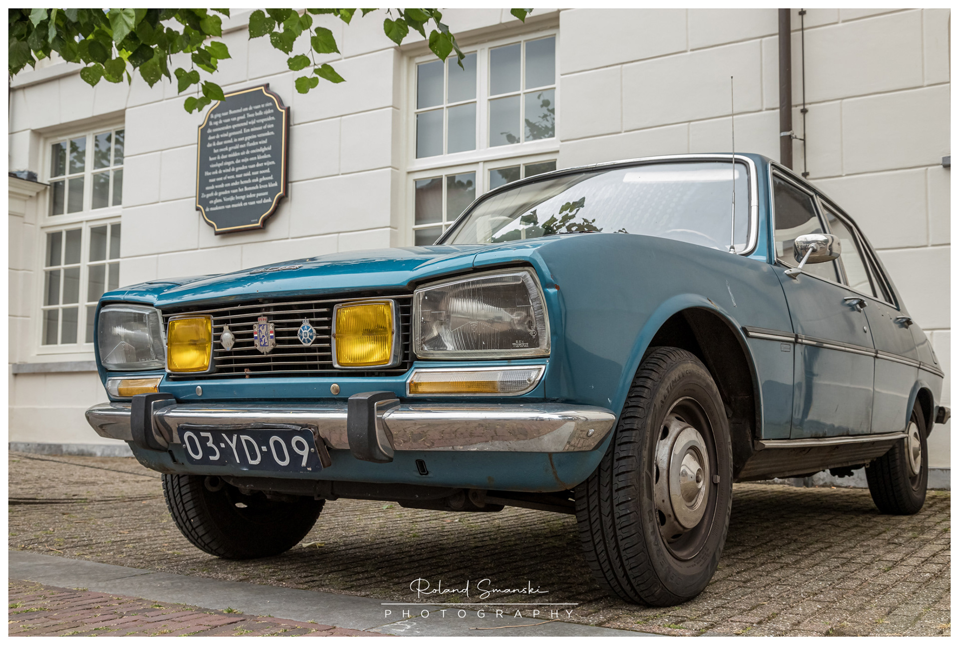 Peugeot uit 1973 (volgens de eigenaar die we spraken)