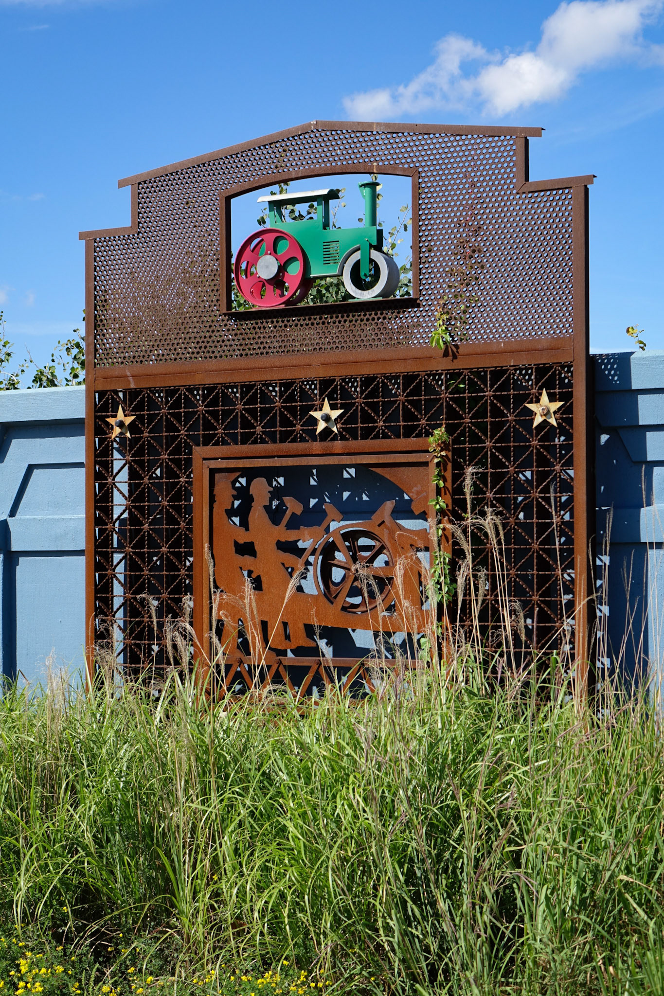 En Avant - street roller trellis