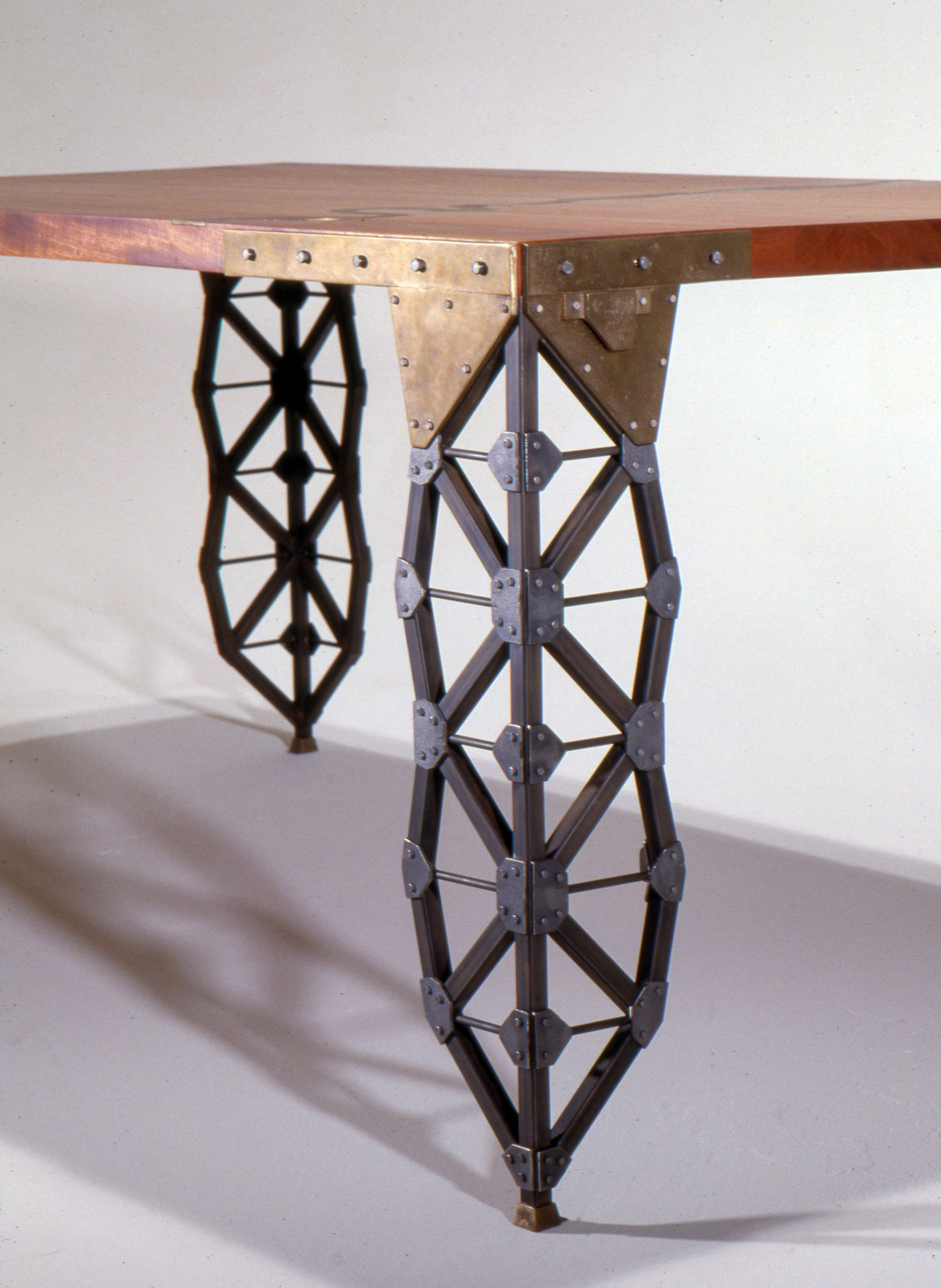 Structure for Eating On - Leg Detail