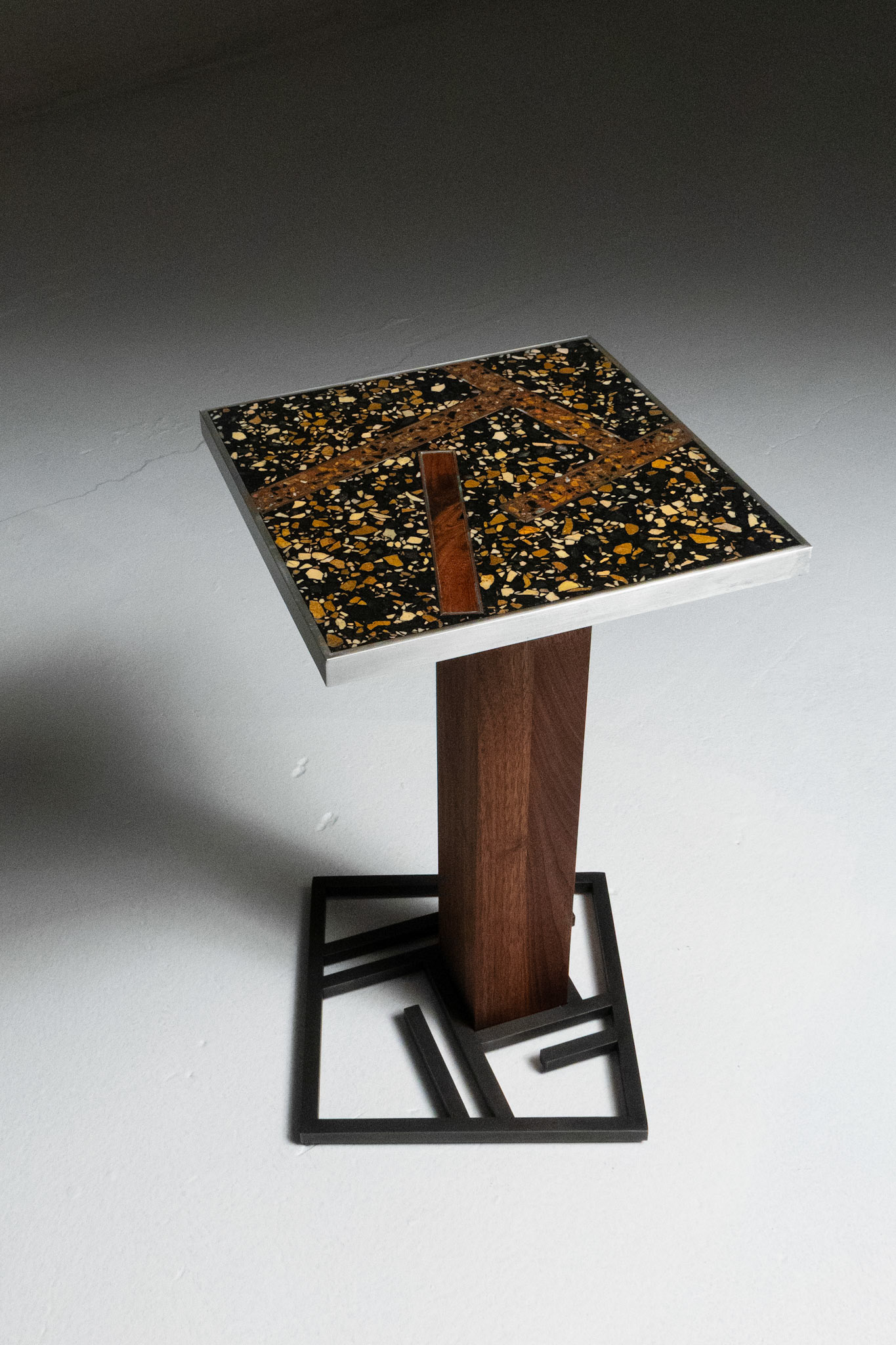 Duraturo Collection - Zita Cocktail Table