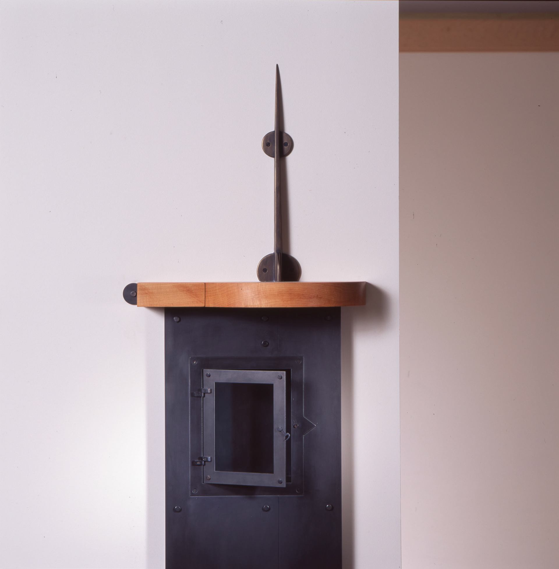 Ashbach Fireplace - detail 1
