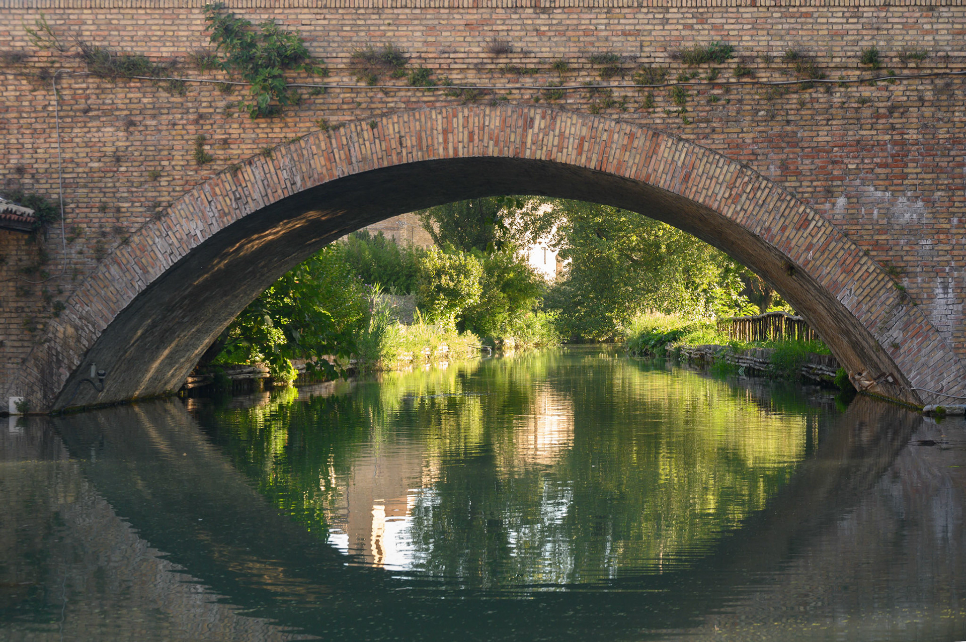 Bevagna - bridge over river
