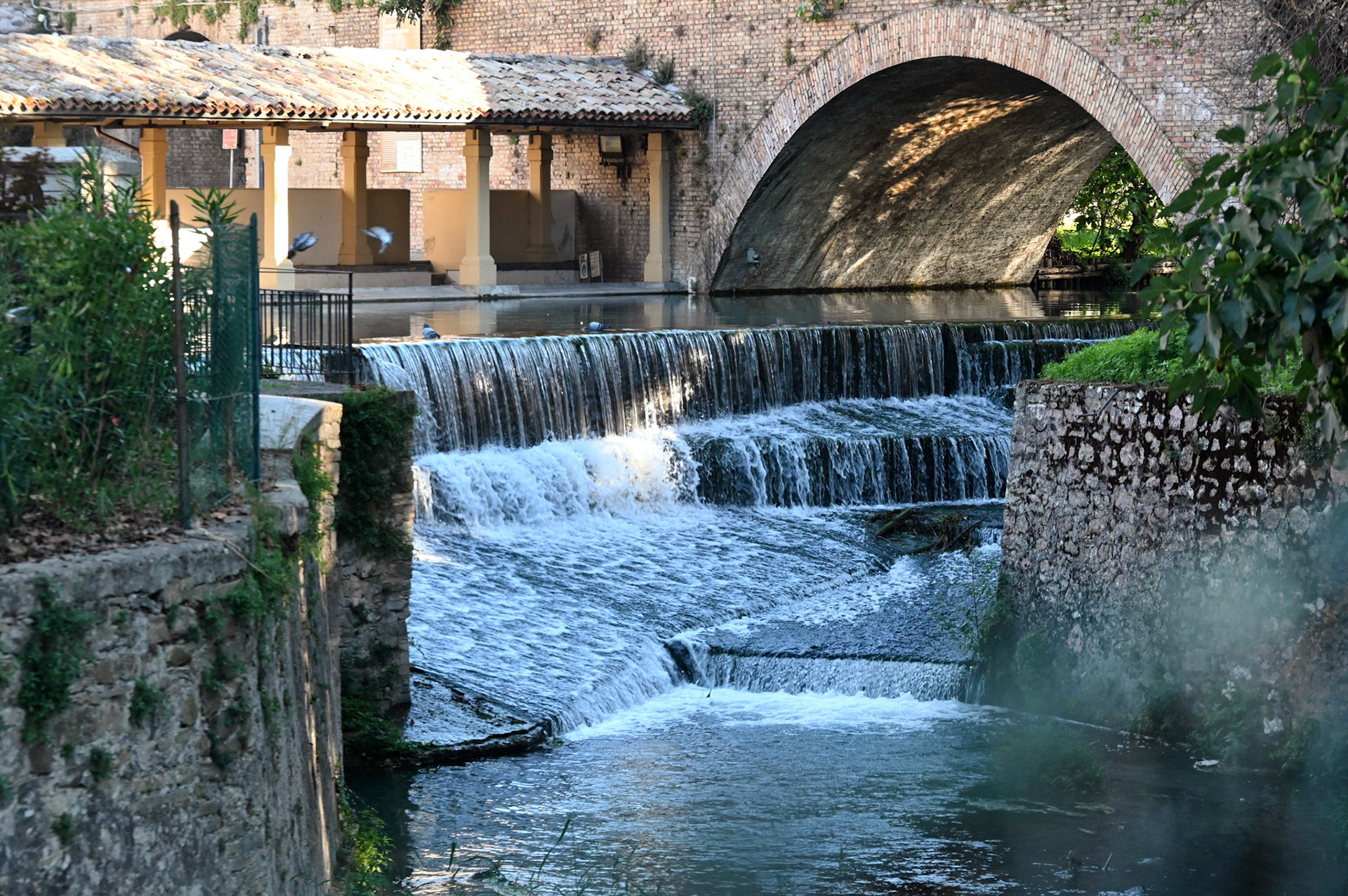 Bevagna - weir at wash house