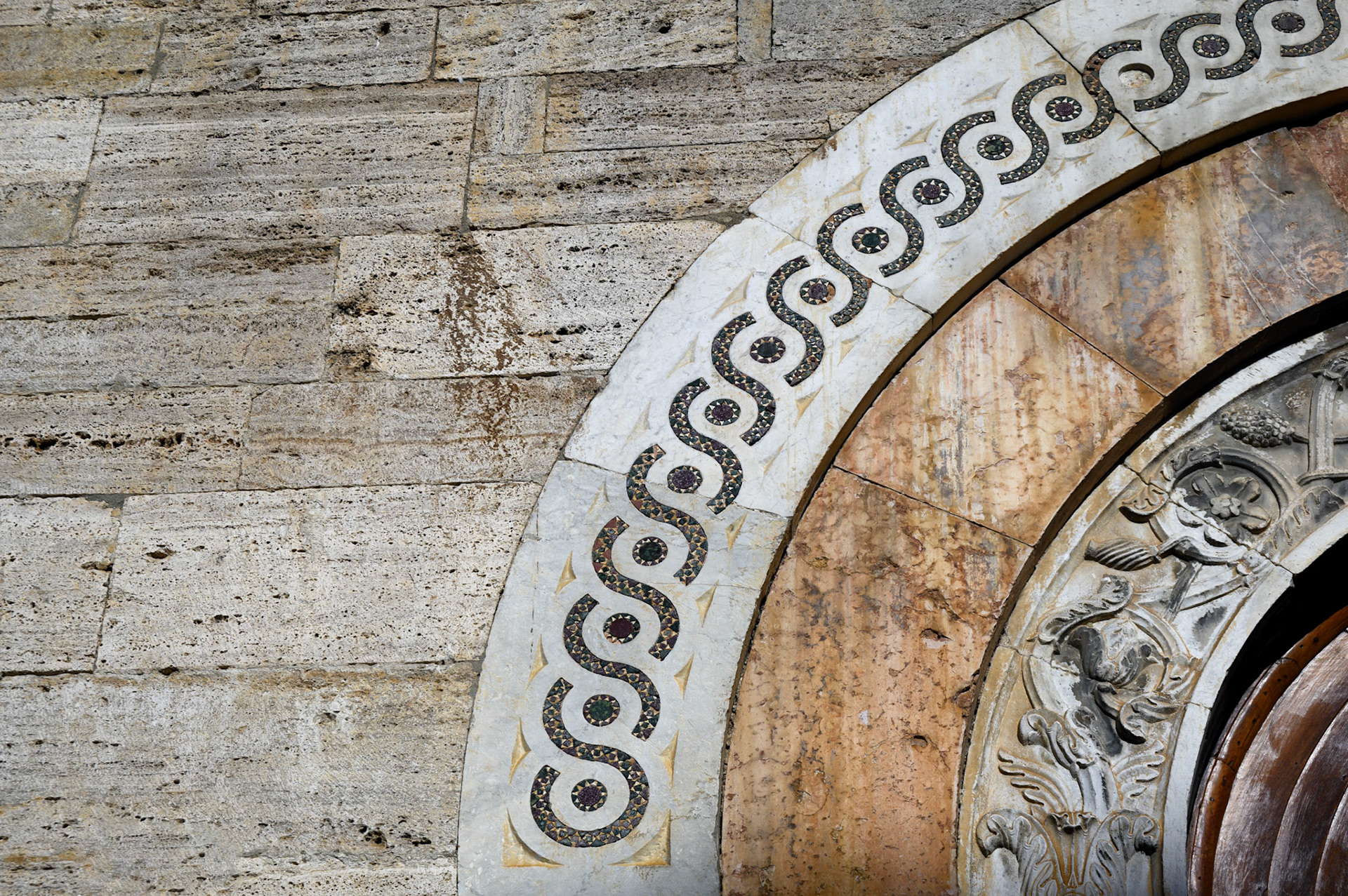 Bevagna - architectural details