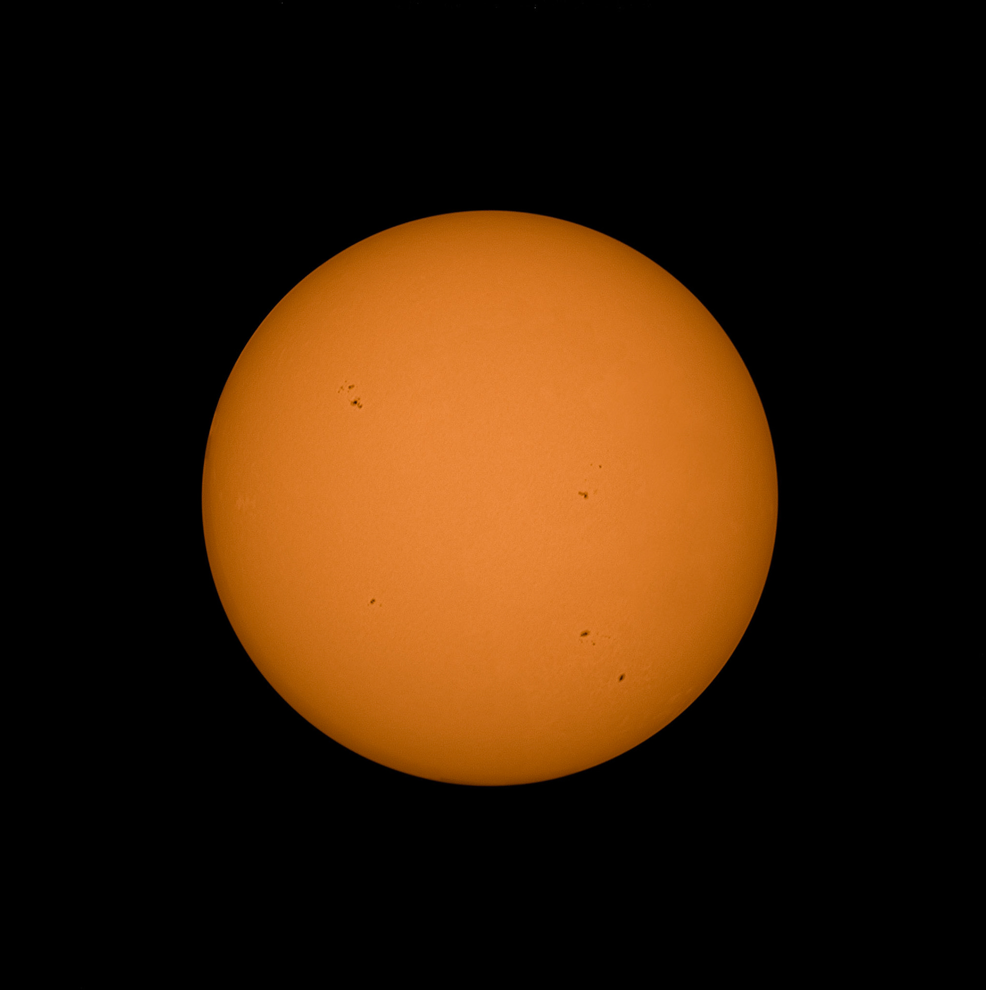 sun / August 2022