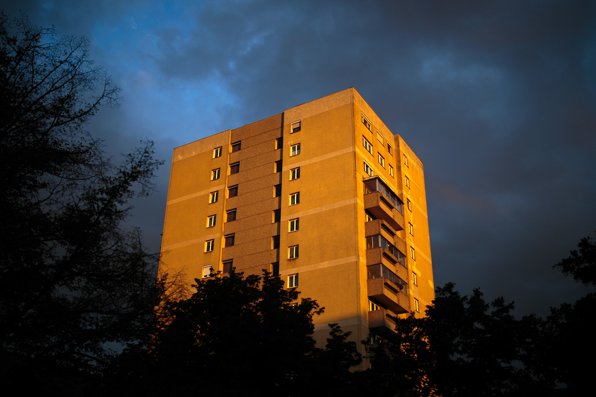 "sunset tower" - vienna / august 2023