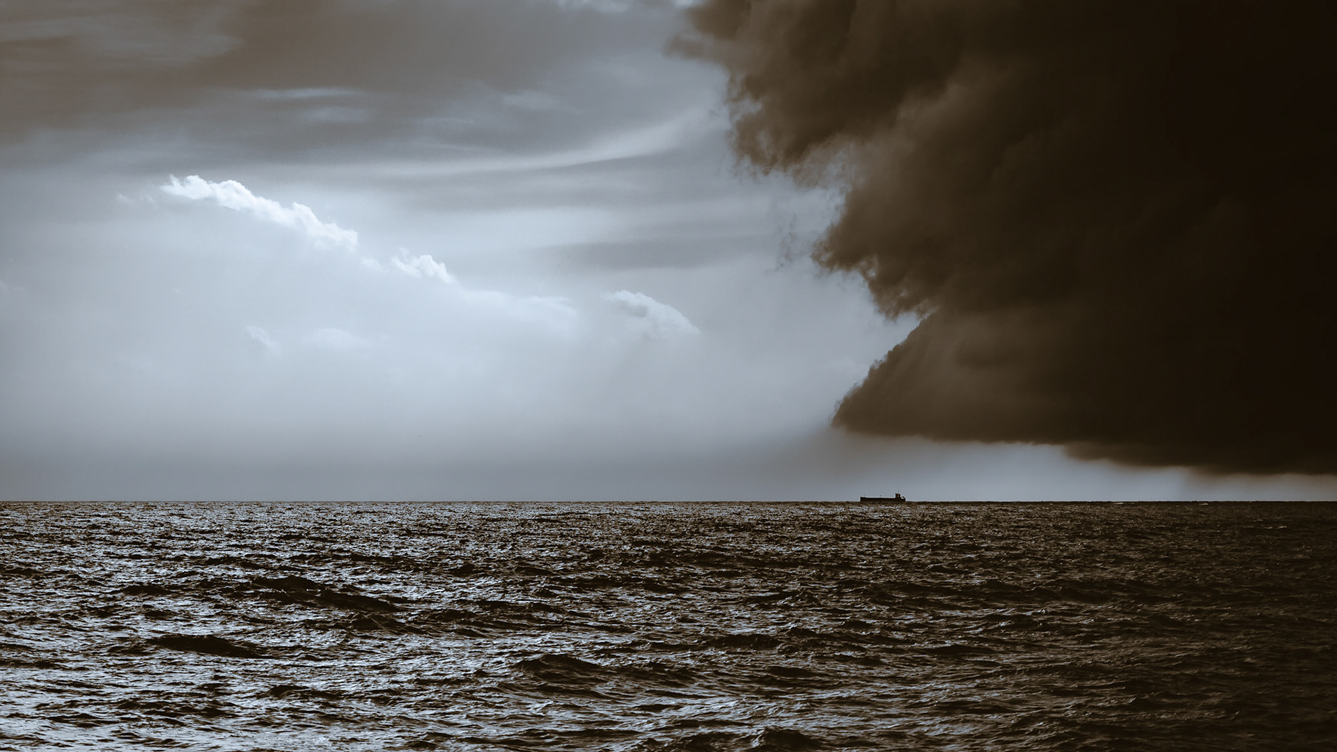 "brewing storm" - grado beach / May 2021