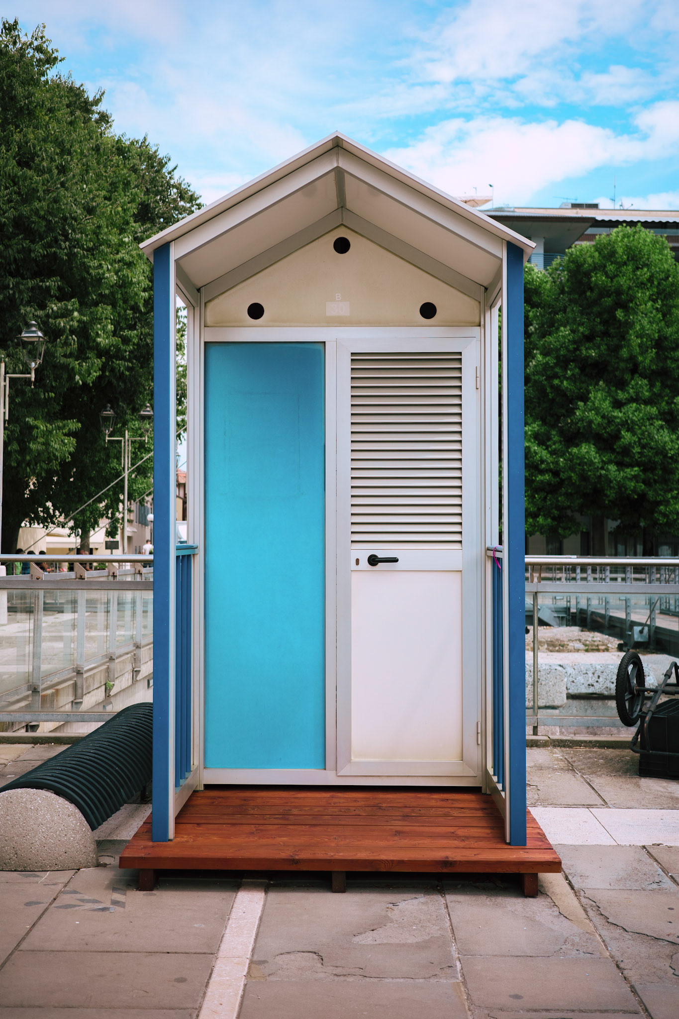 "changing hut" - grado / august 2023